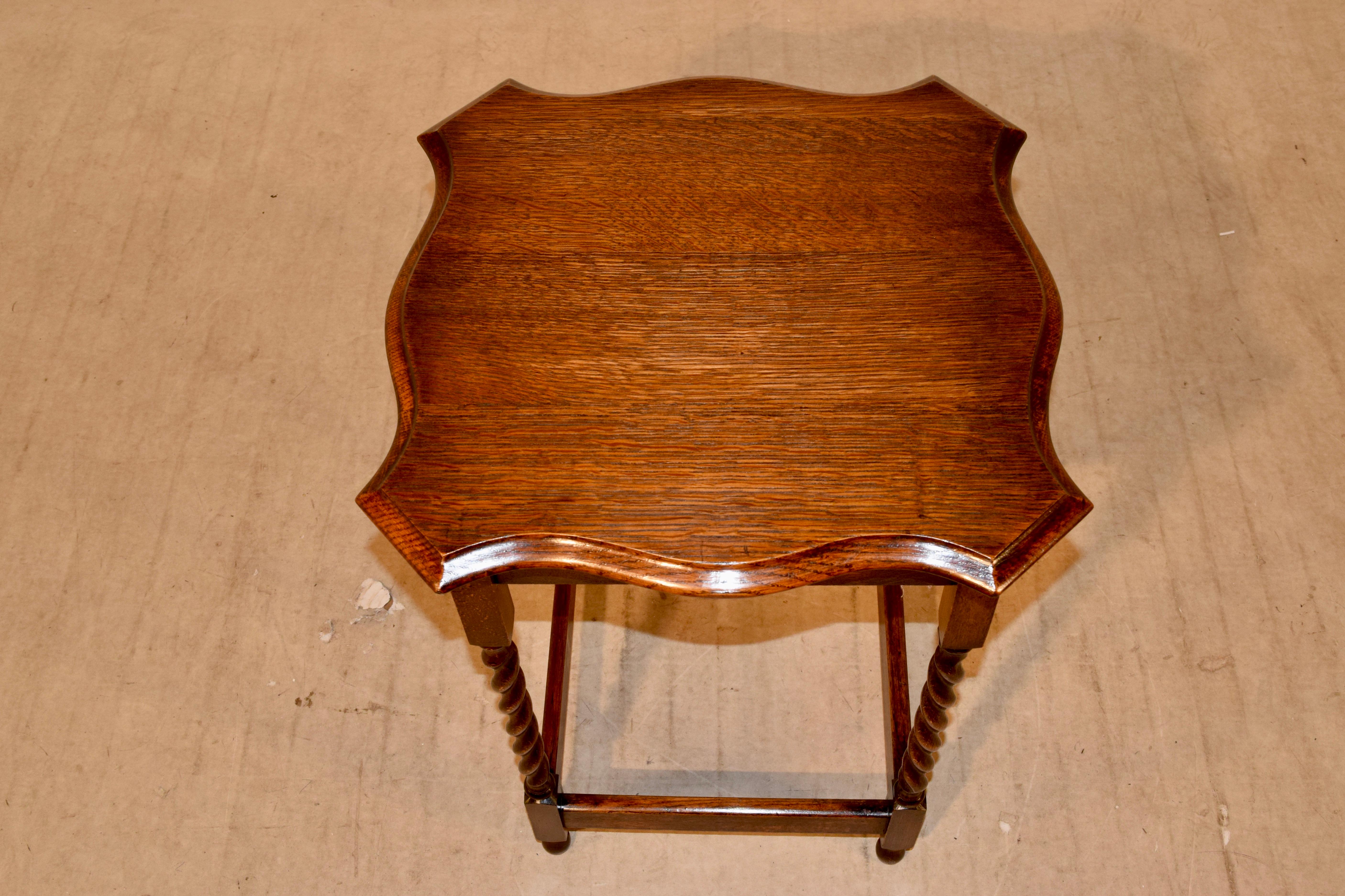 English Oak Occasional Table, circa 1900 In Good Condition In High Point, NC