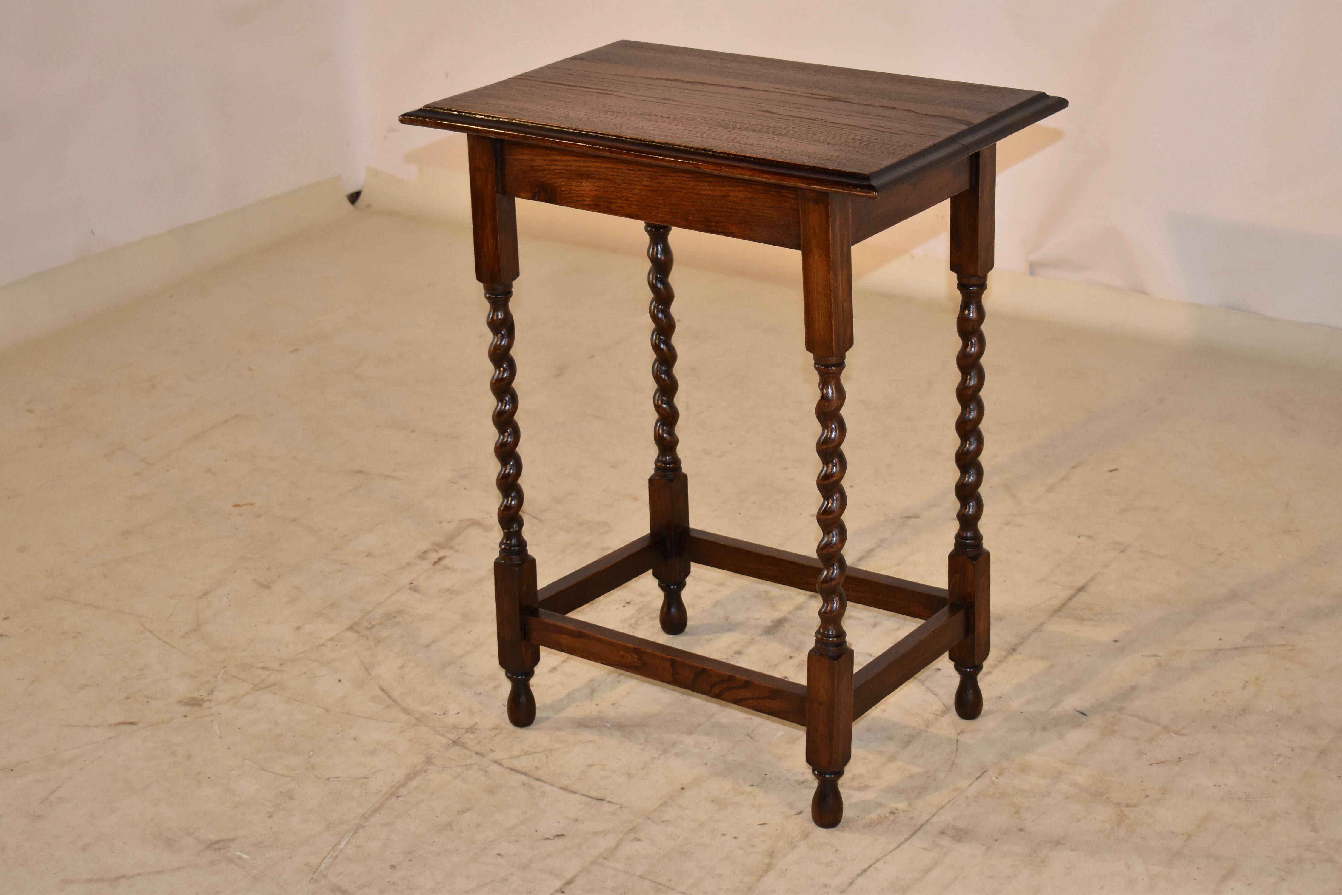 English Oak Occasional Table, circa 1900 In Good Condition For Sale In High Point, NC