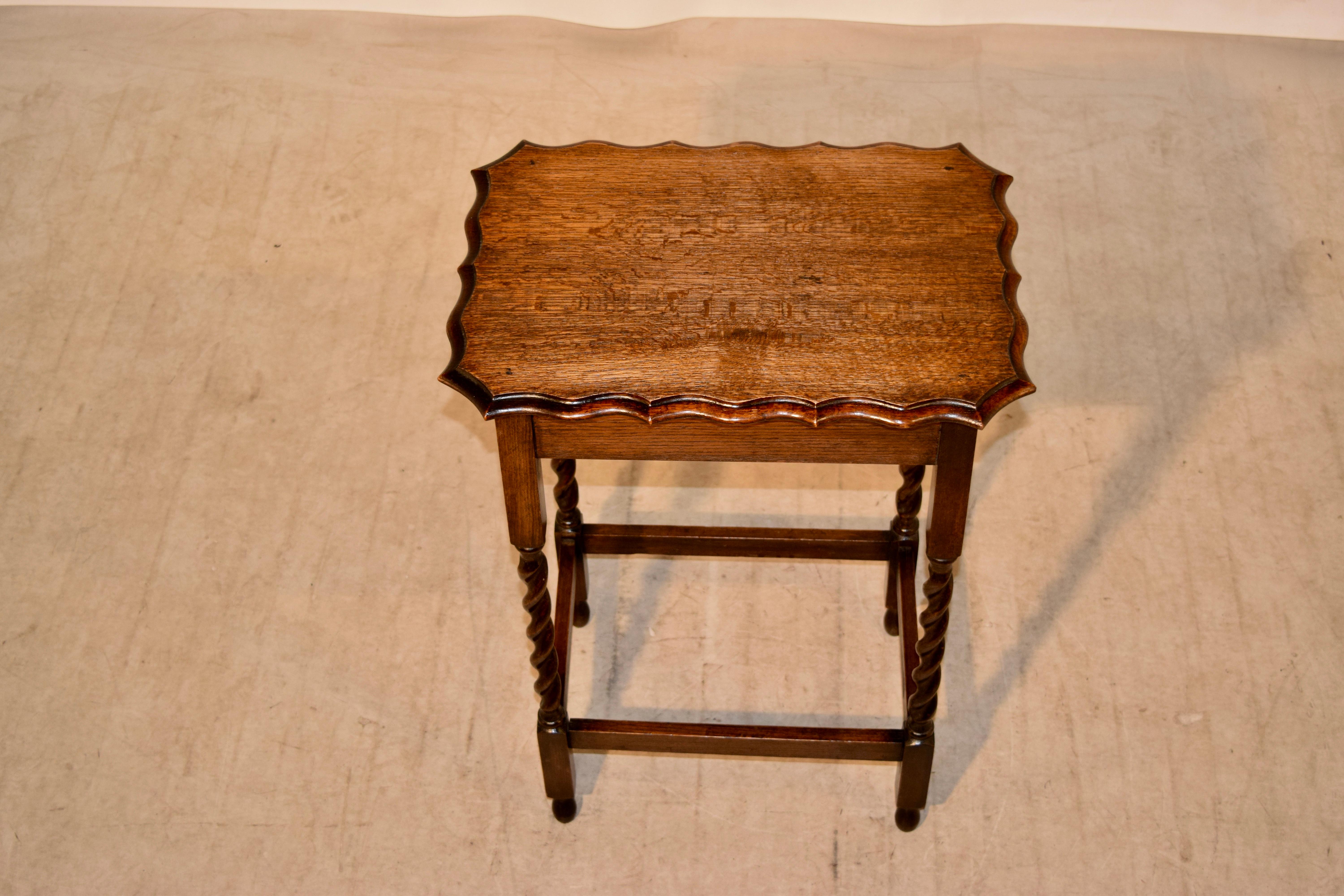 English Oak Occasional Table, circa 1900 In Good Condition In High Point, NC
