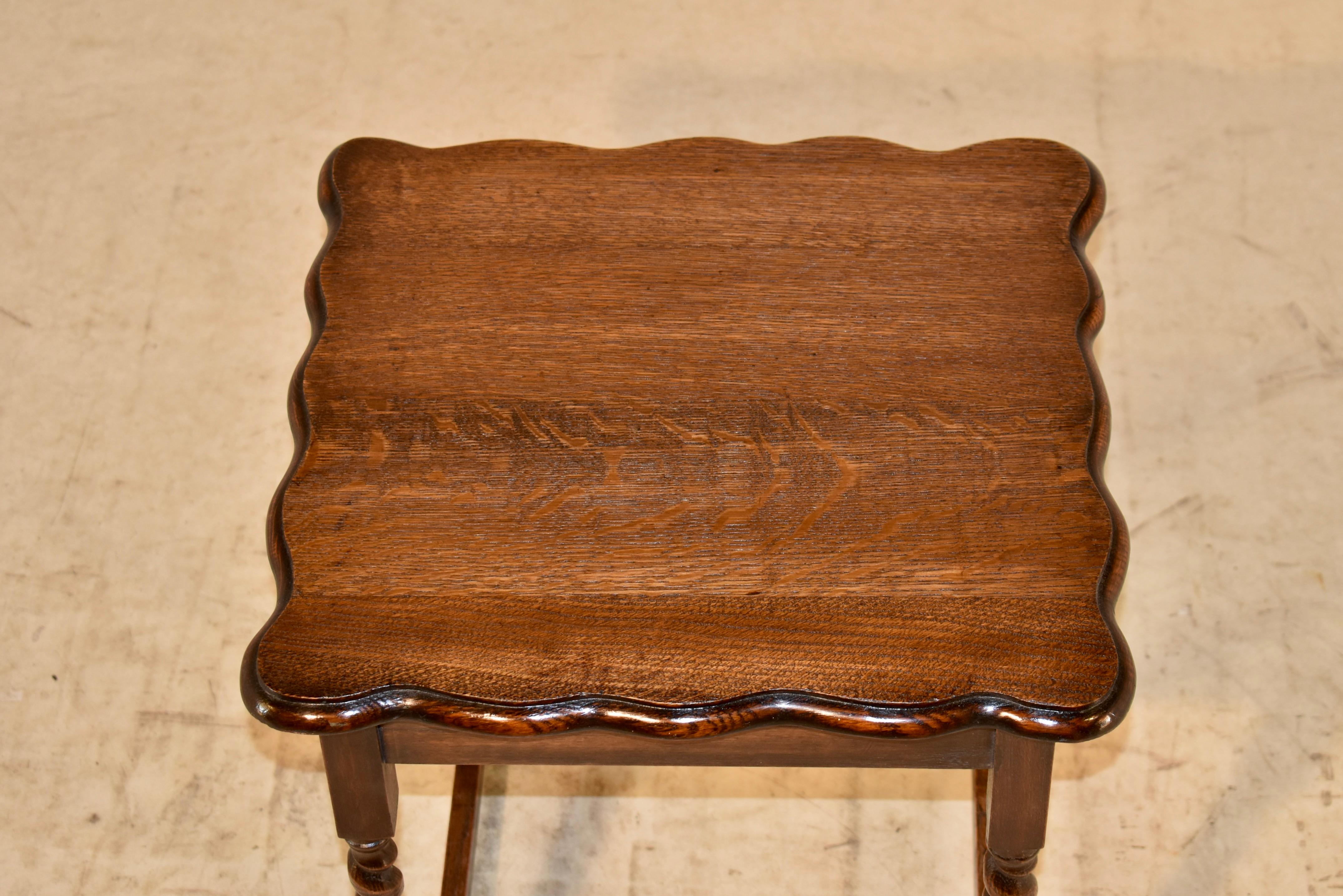 Début du 20ème siècle Table d'appoint en chêne anglais, vers 1900 en vente