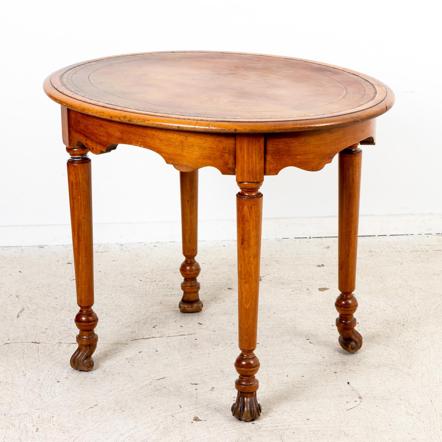 English Oak Oval Table with Embossed Leather For Sale 5