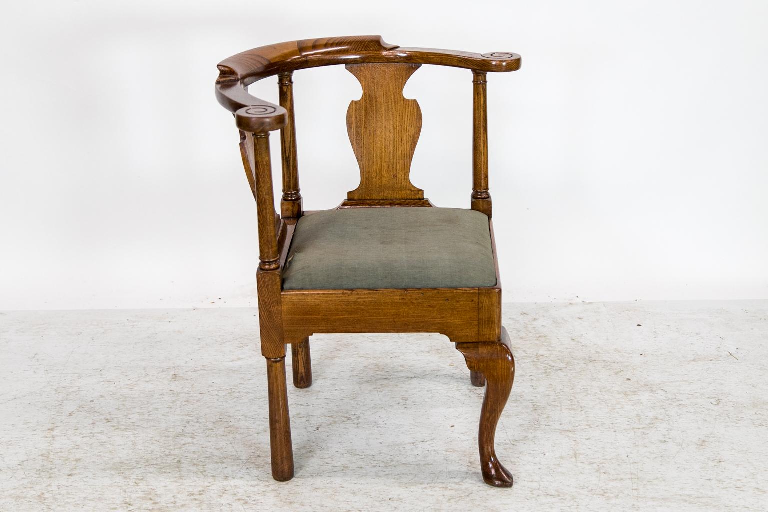 English Oak Queen Anne Corner Chair 1