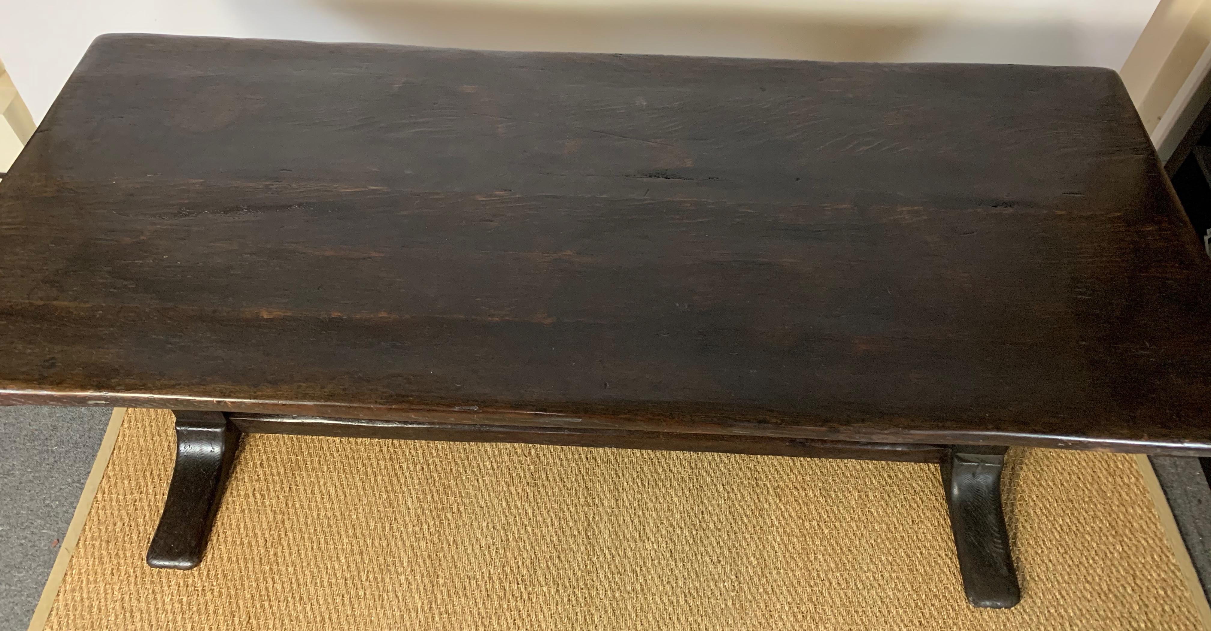 English Oak Refectory Table In Good Condition In Kilmarnock, VA