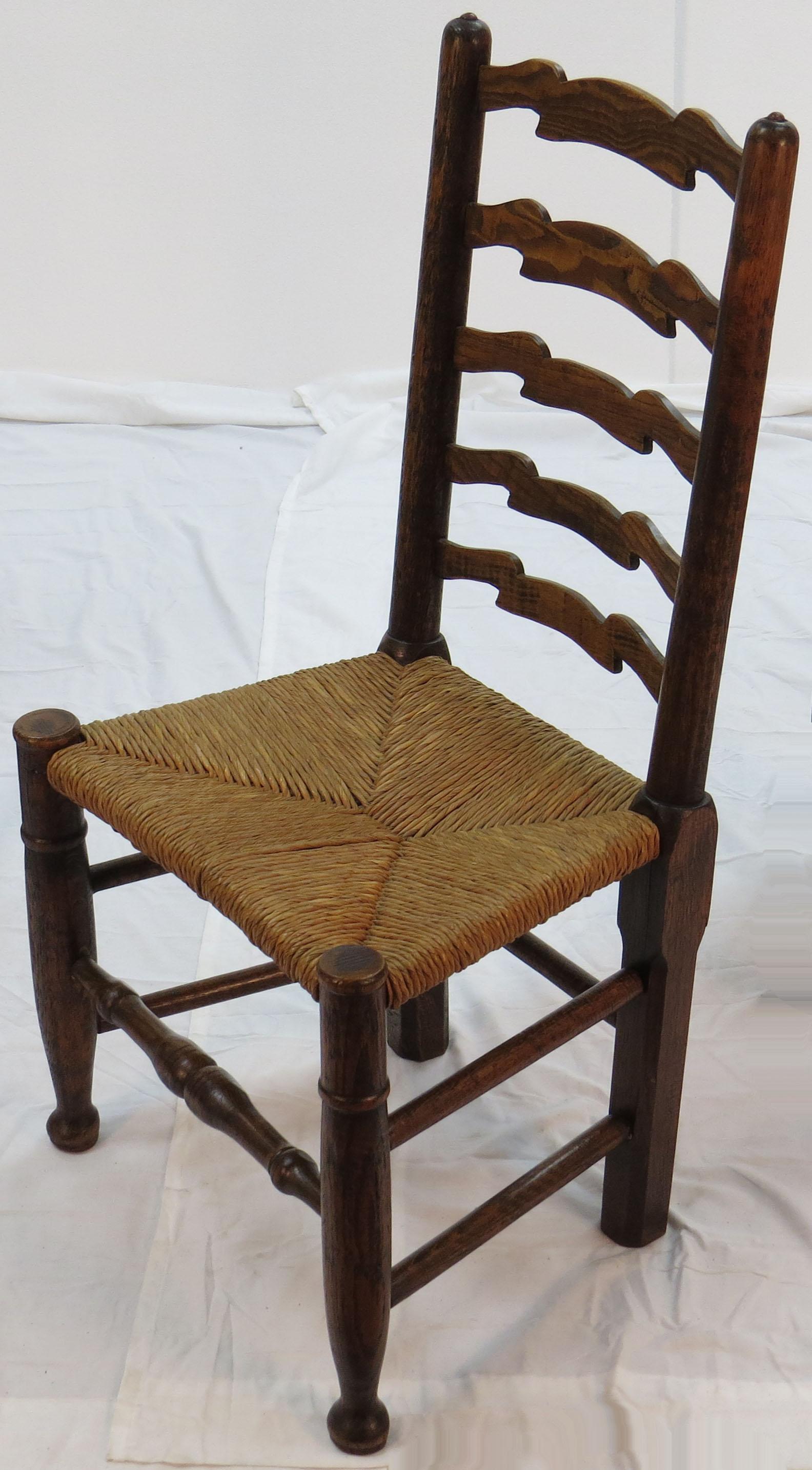 English Oak Set of Six Ladder Back Dining Kitchen Chairs In Good Condition In Atlanta, GA