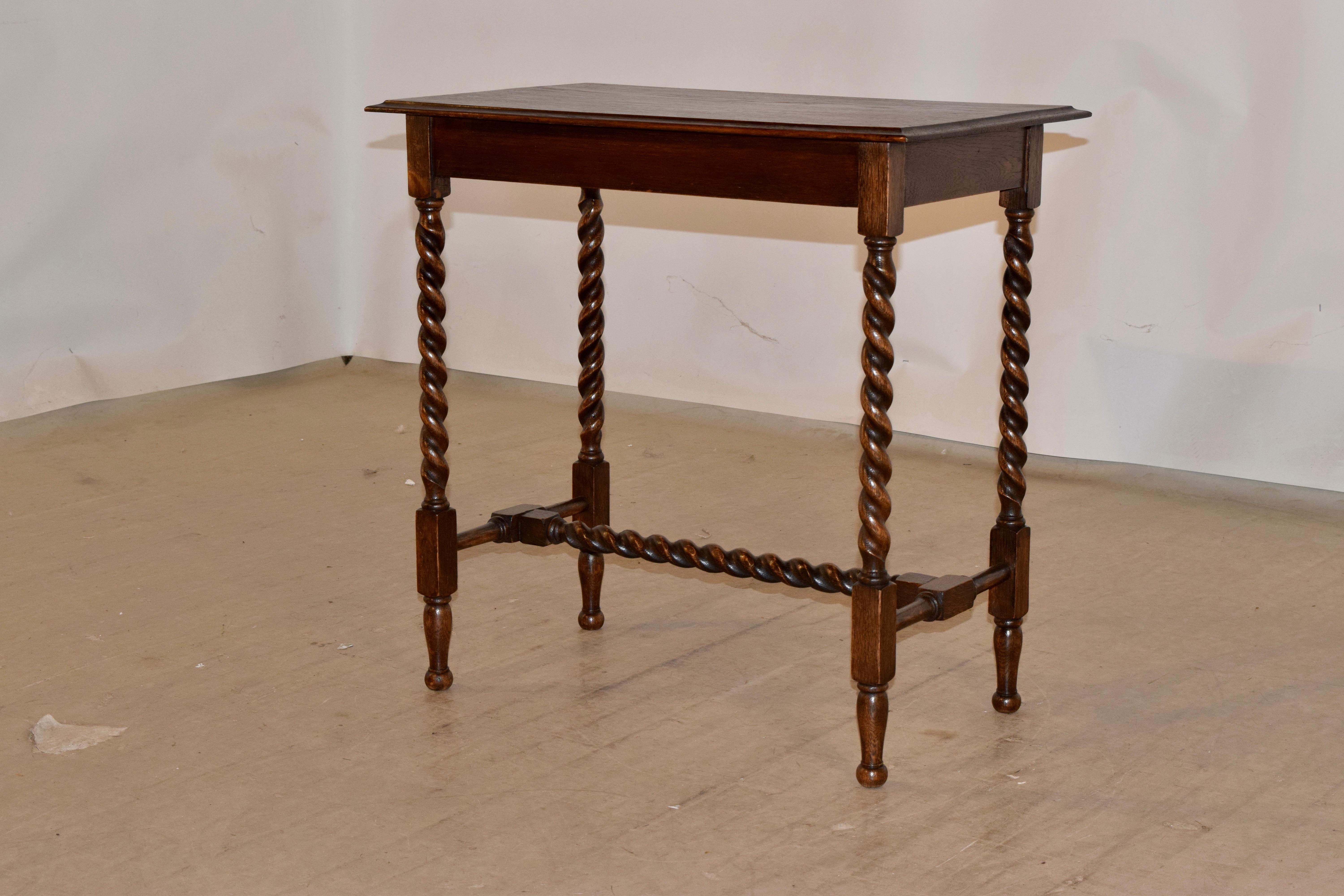 English Oak Side Table, c. 1900 In Good Condition In High Point, NC