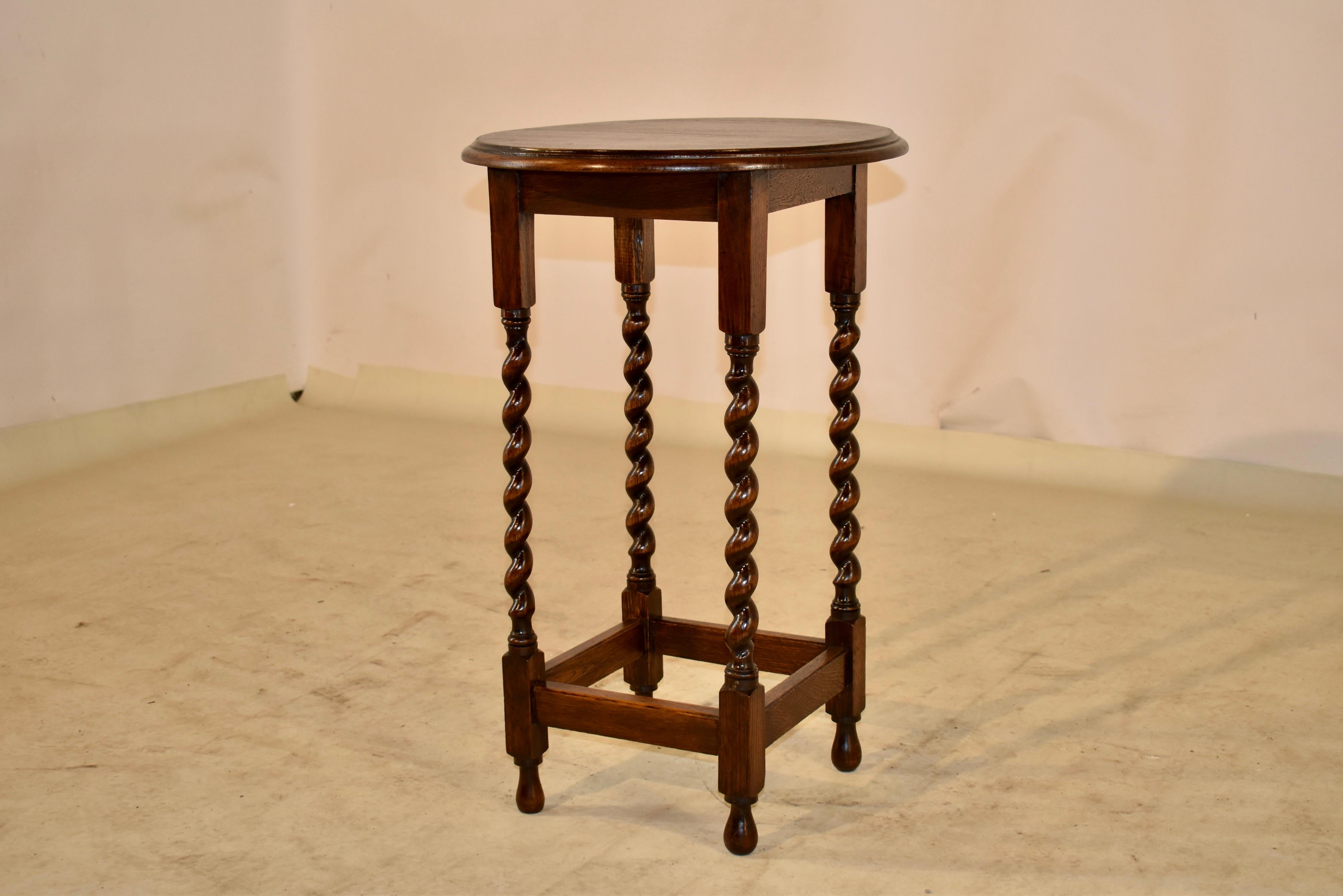 English Oak Side Table, c.1900 In Good Condition In High Point, NC