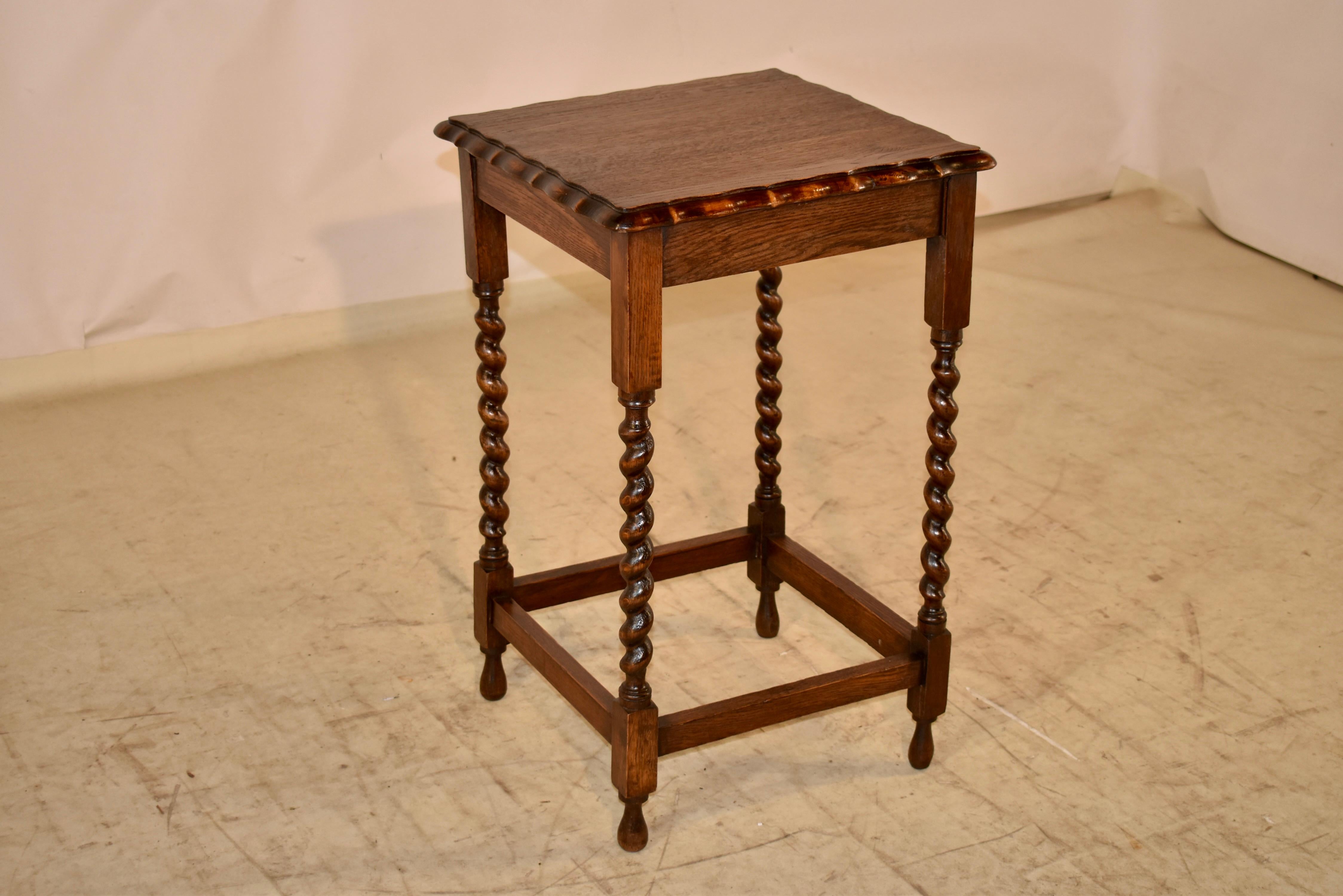 Édouardien Table d'appoint en chêne anglais, vers 1900 en vente