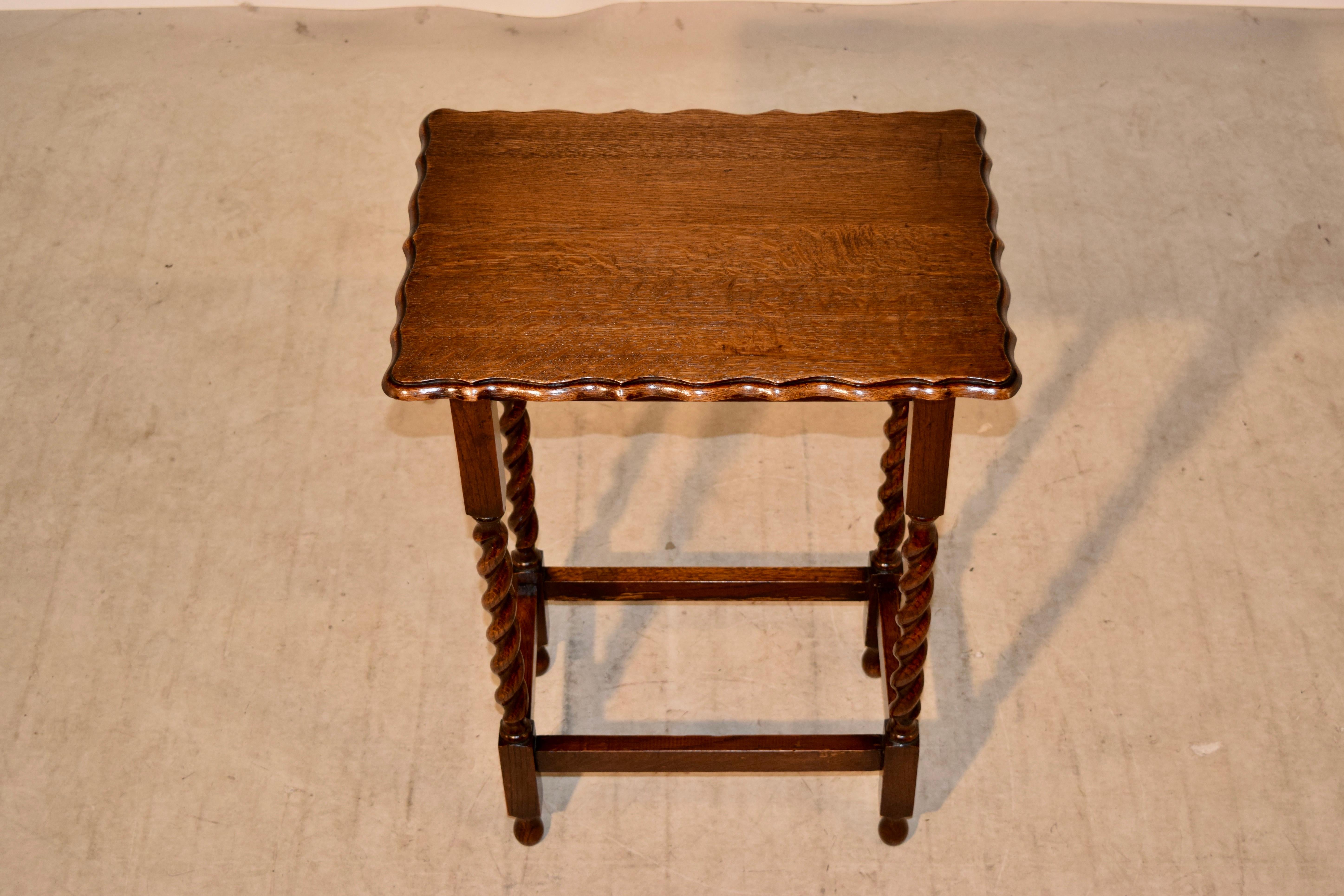 English Oak Side Table, circa 1900 In Good Condition In High Point, NC