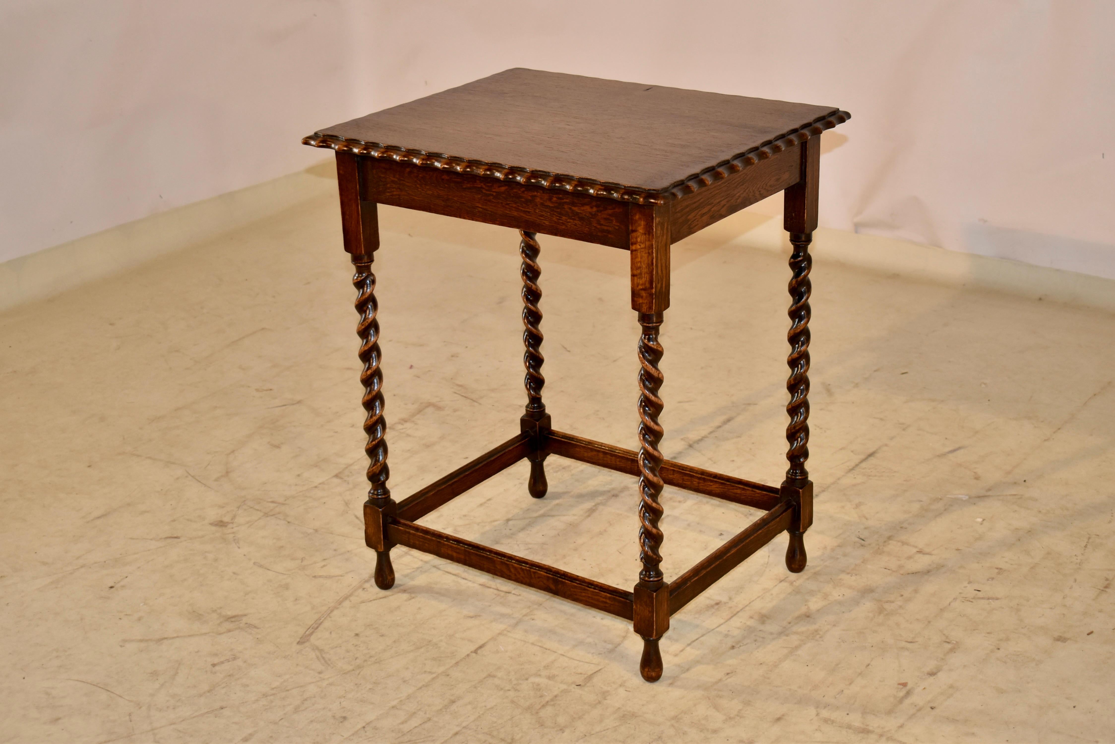English Oak Side Table, circa 1900 In Good Condition In High Point, NC