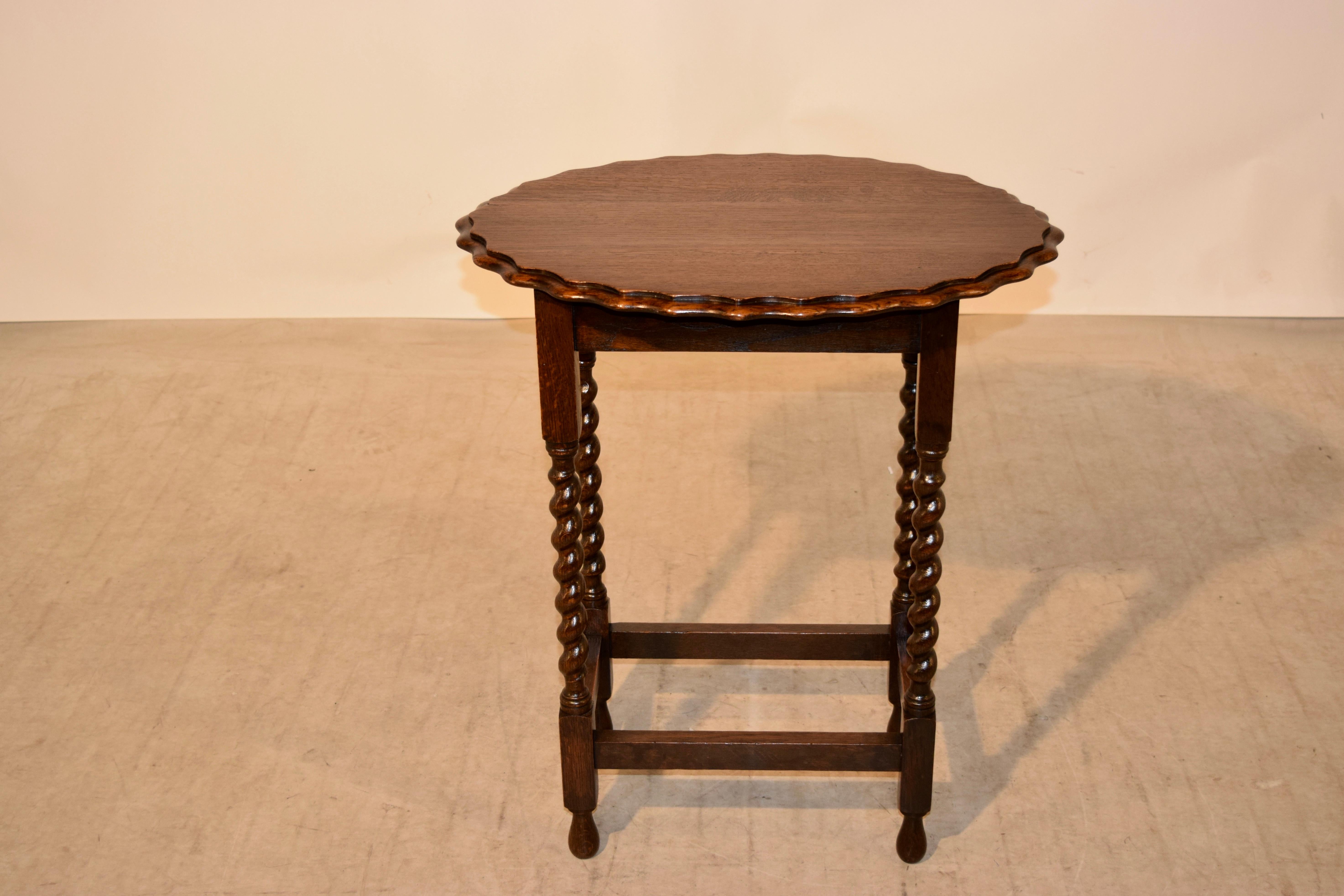 Early 20th Century English Oak Side Table, circa 1900