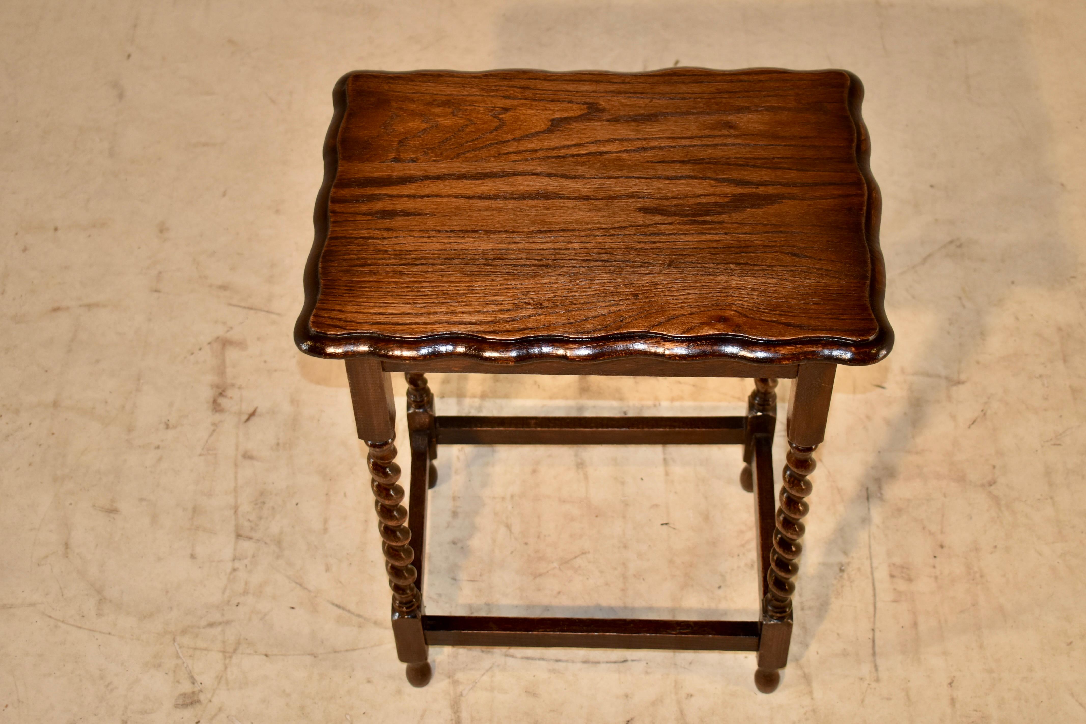 English Oak Side Table, circa 1900 For Sale 1