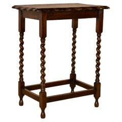 Table d'appoint en chêne anglais, circa 1900