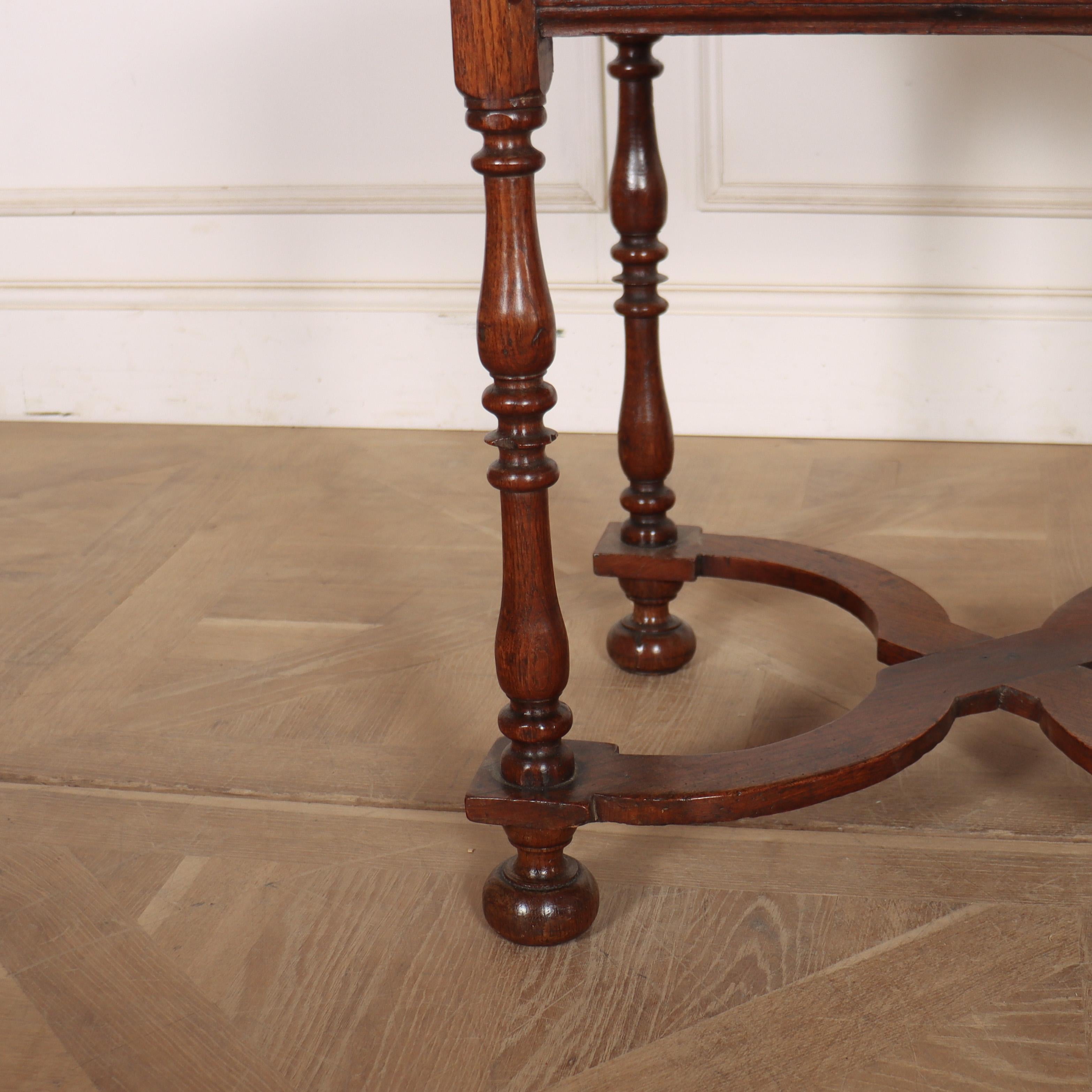 Table d'appoint en chêne anglais Bon état - En vente à Leamington Spa, Warwickshire