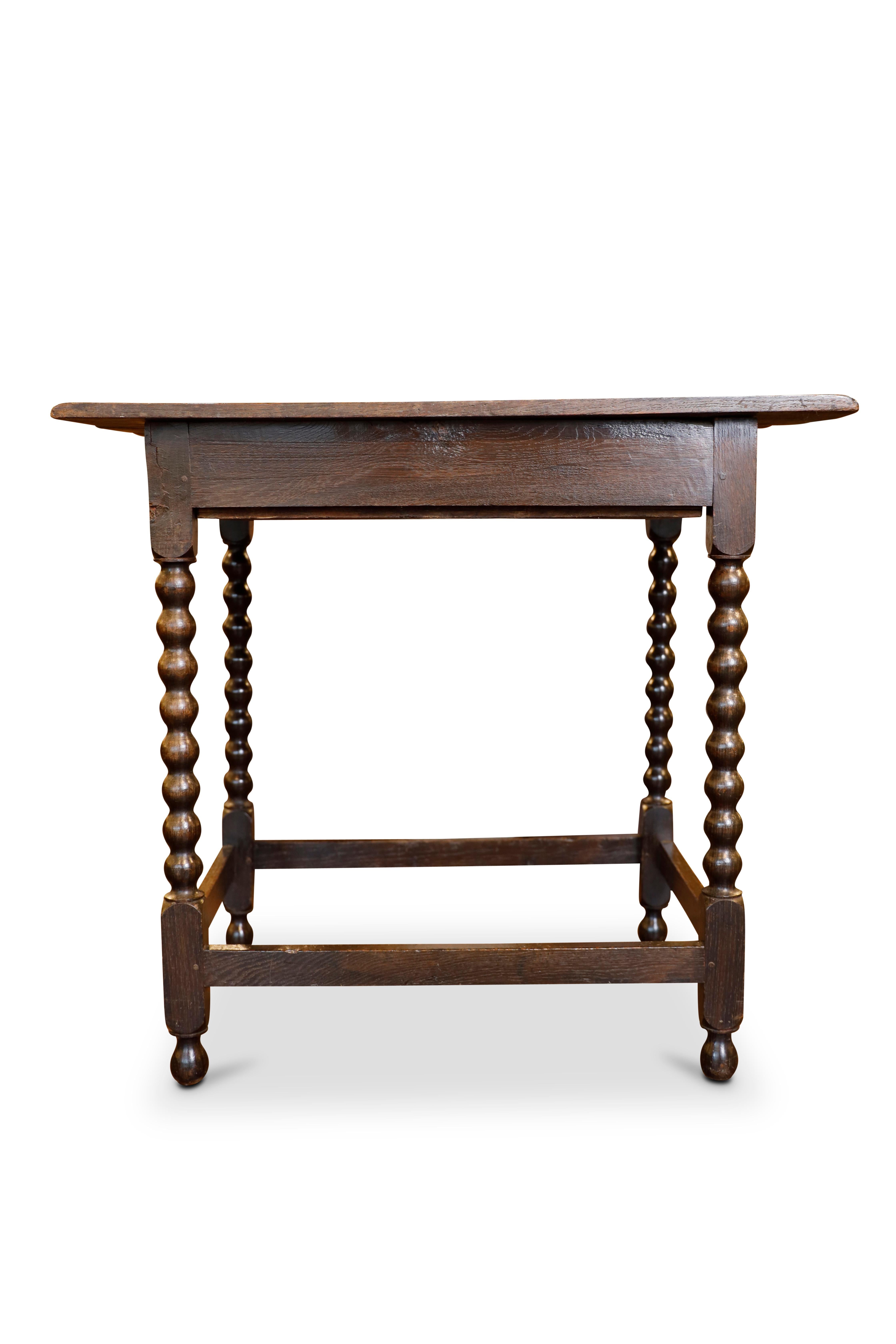Mesa auxiliar inglesa de roble siglo XIX en venta