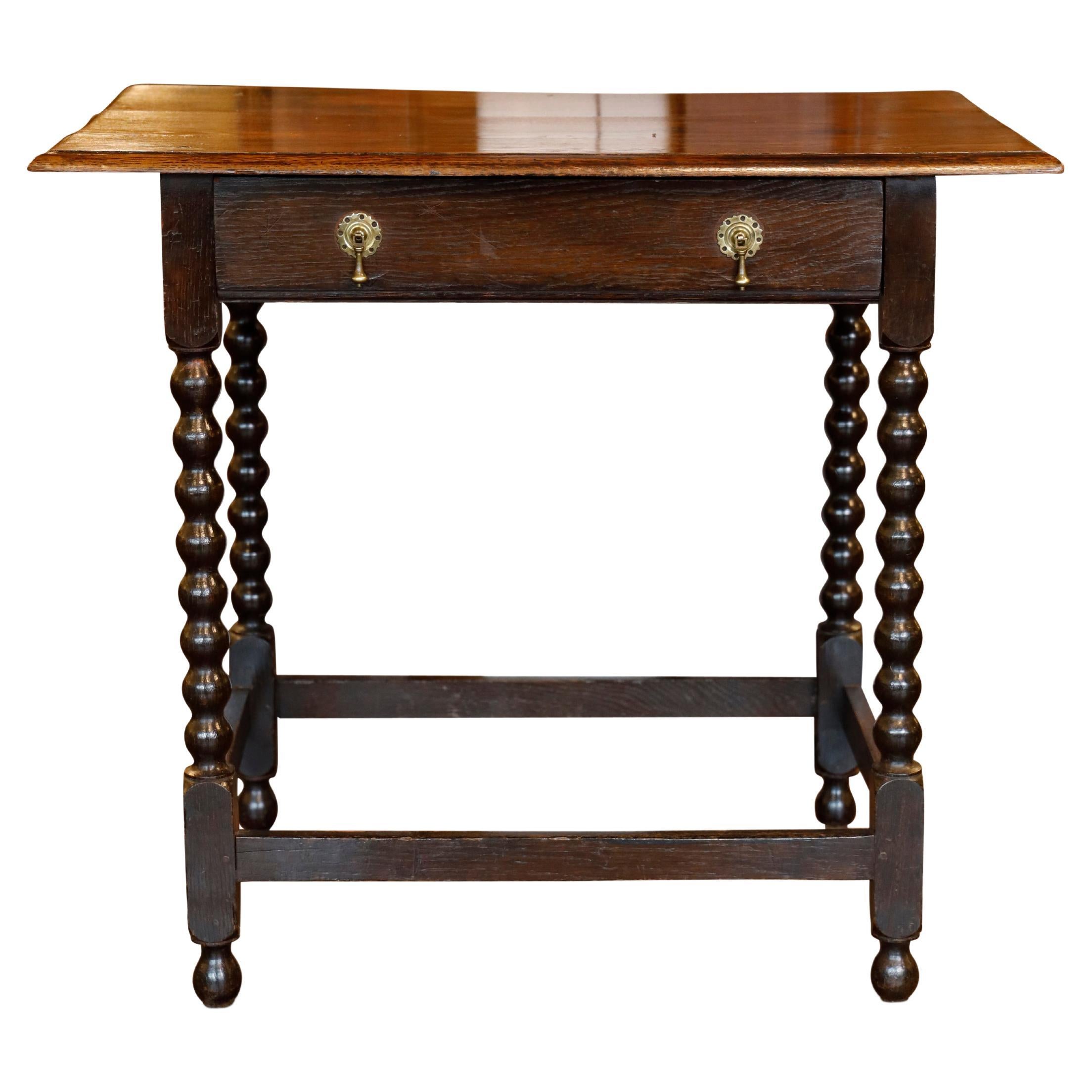 Table d'appoint en chêne anglais