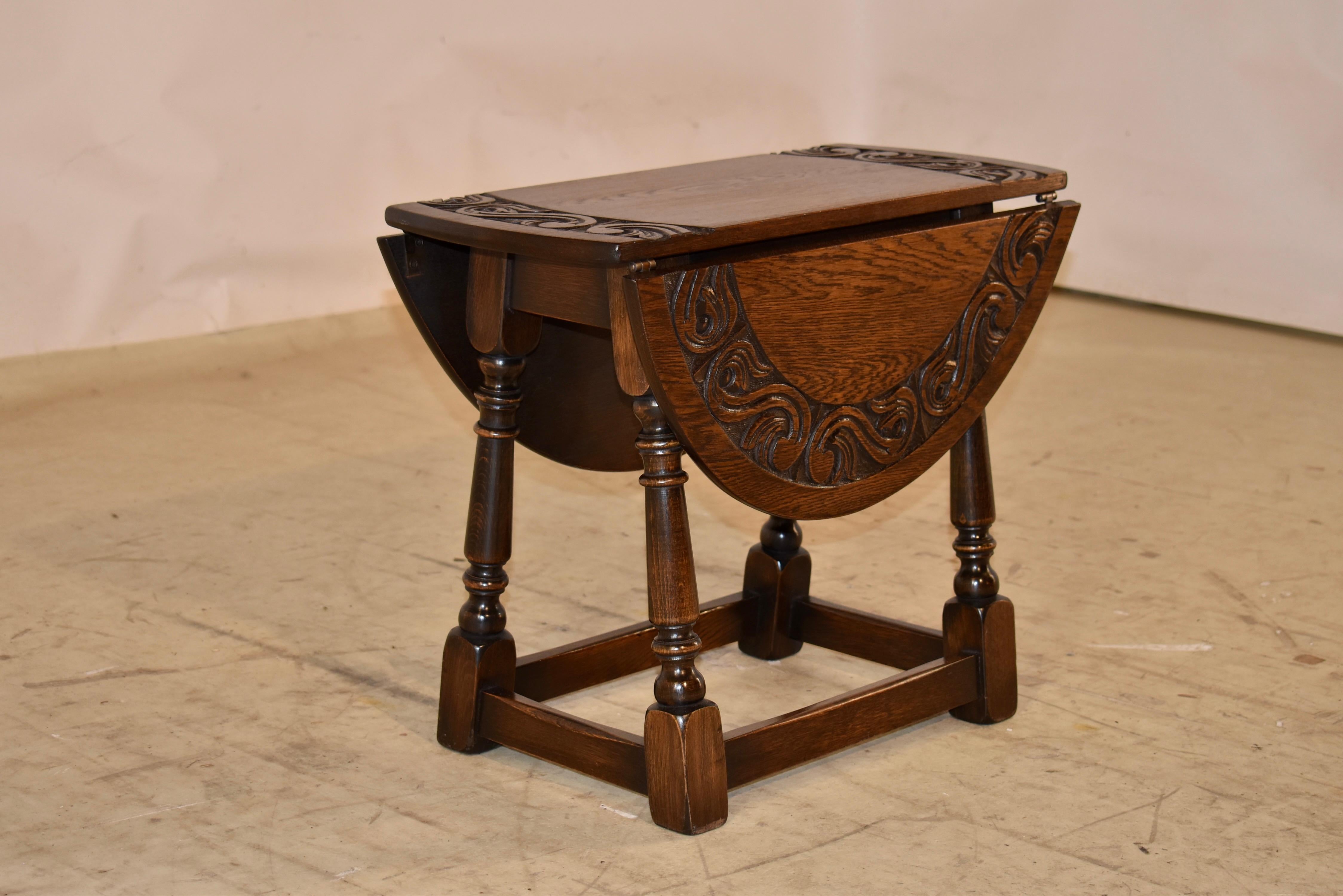 Edwardian English Oak Small Drop-Leaf Table, Circa 1900