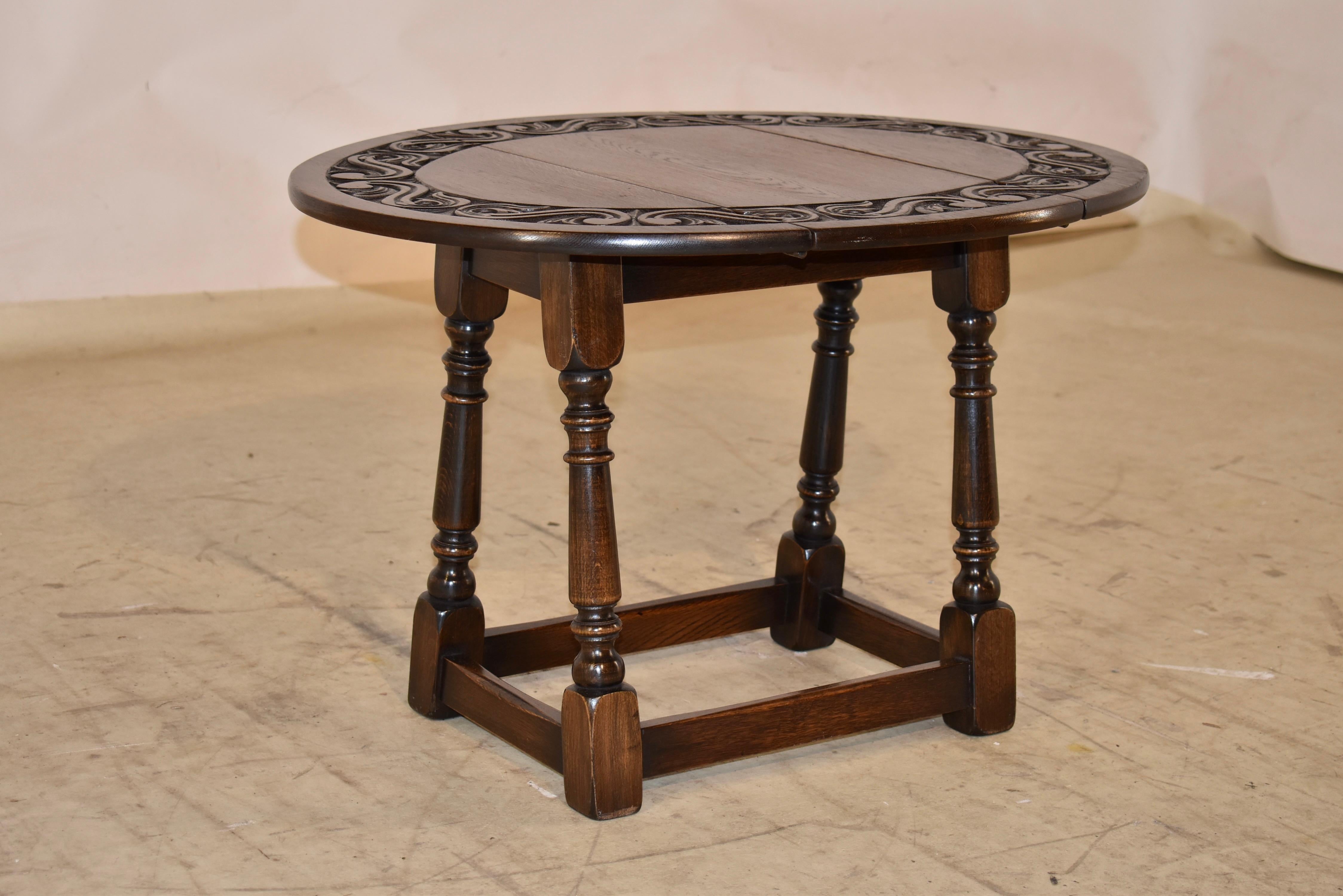 English Oak Small Drop-Leaf Table, Circa 1900 1