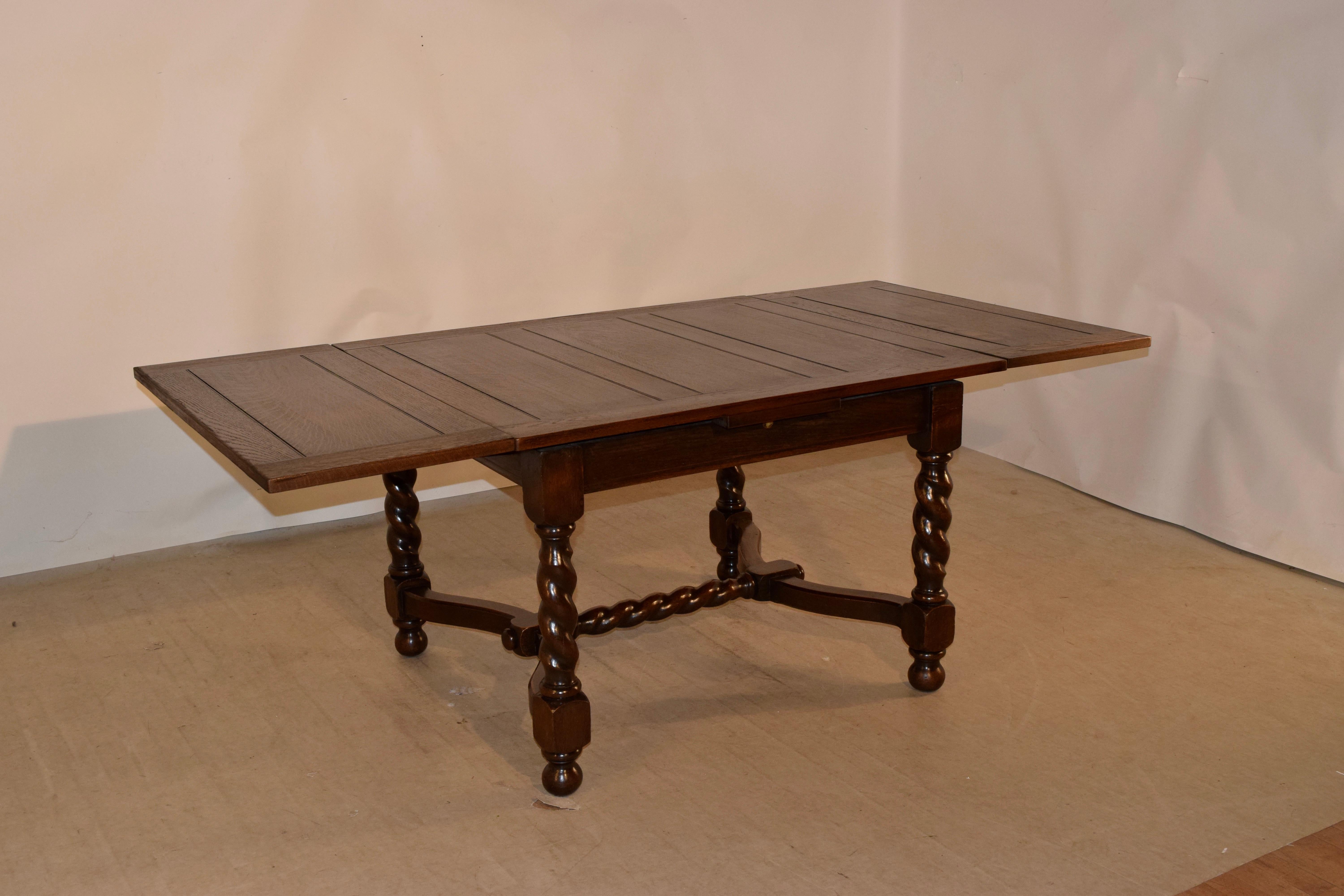 English Oak Table with Draw Leaves, circa 1900 2