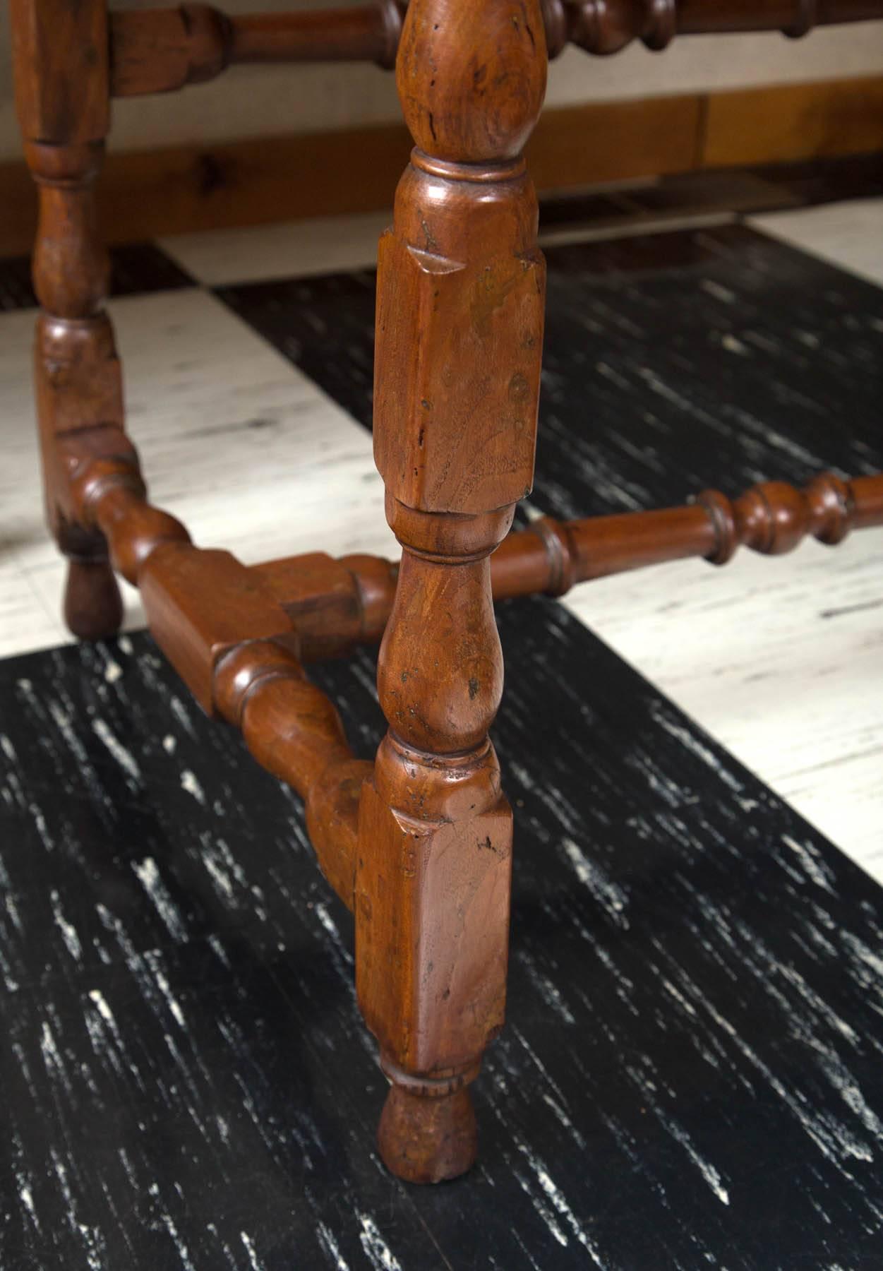 English Oak Tavern Table In Excellent Condition In Woodbury, CT