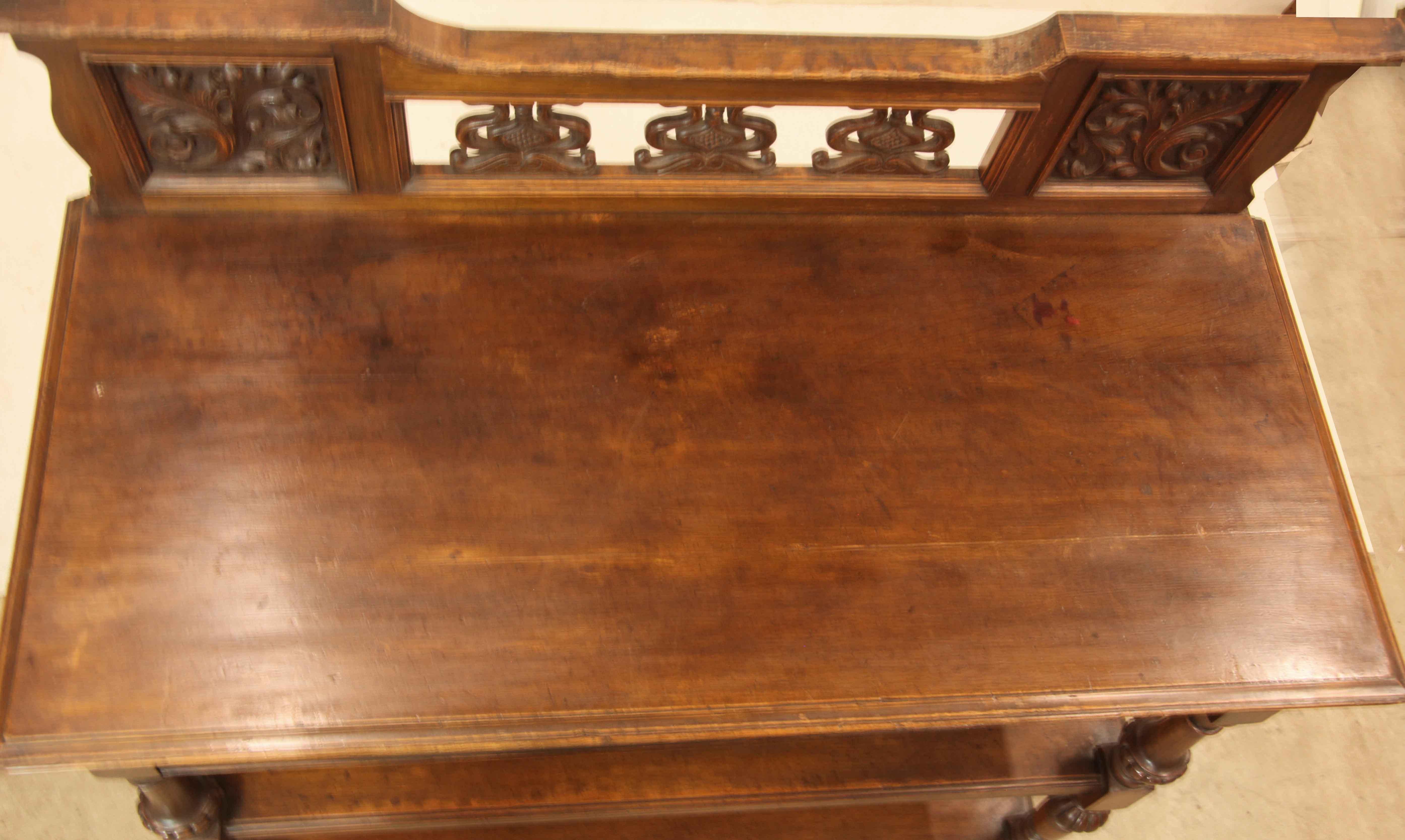 Early 20th Century English Oak Three Tier Buffet For Sale