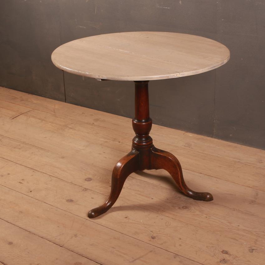 English Oak Tripod Table In Good Condition For Sale In Leamington Spa, Warwickshire