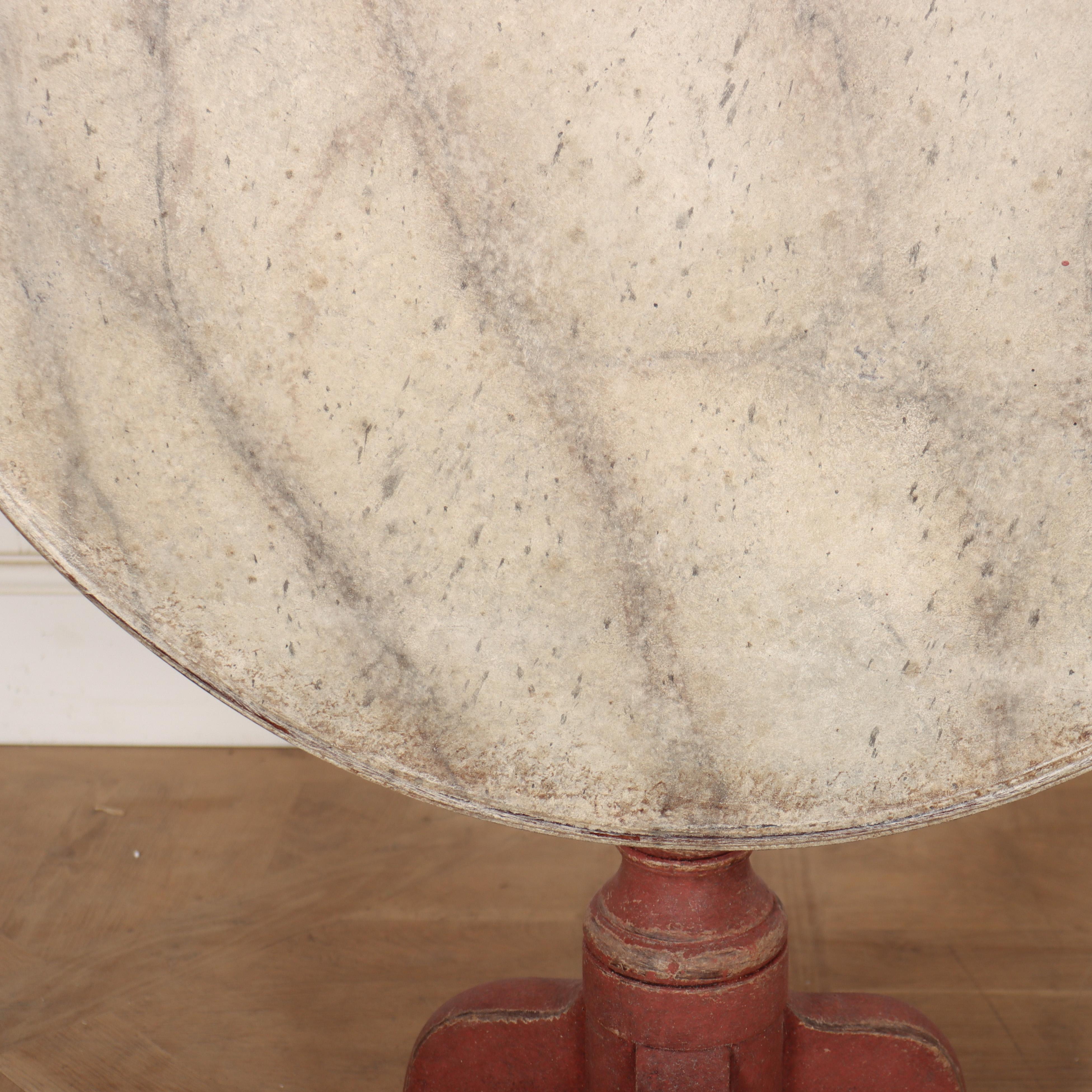 English Oak Tripod Tisch (Handbemalt) im Angebot