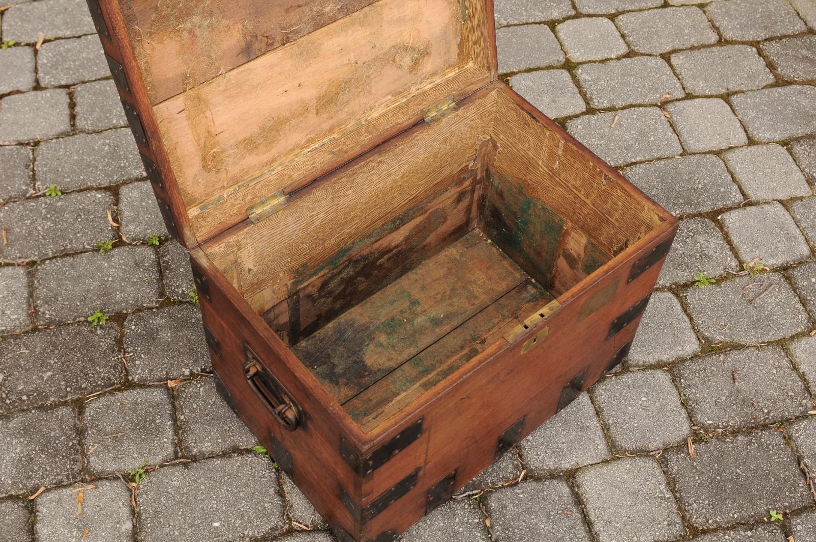 English Oak Trunk with Metal Accents and Lateral Handles, Late 19th Century For Sale 5