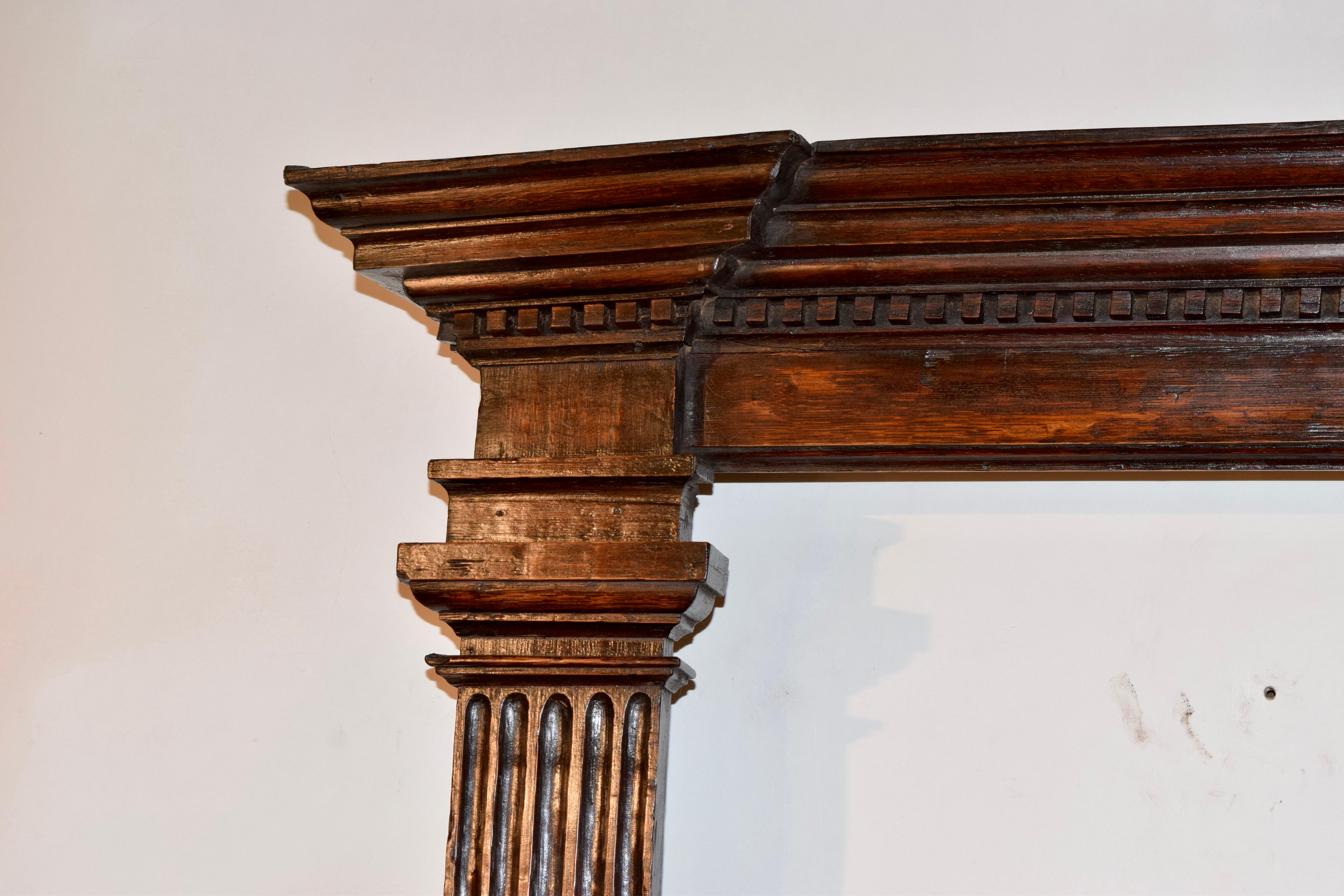 English Oak Wall Shelf, Circa 1790-1810  In Good Condition For Sale In High Point, NC
