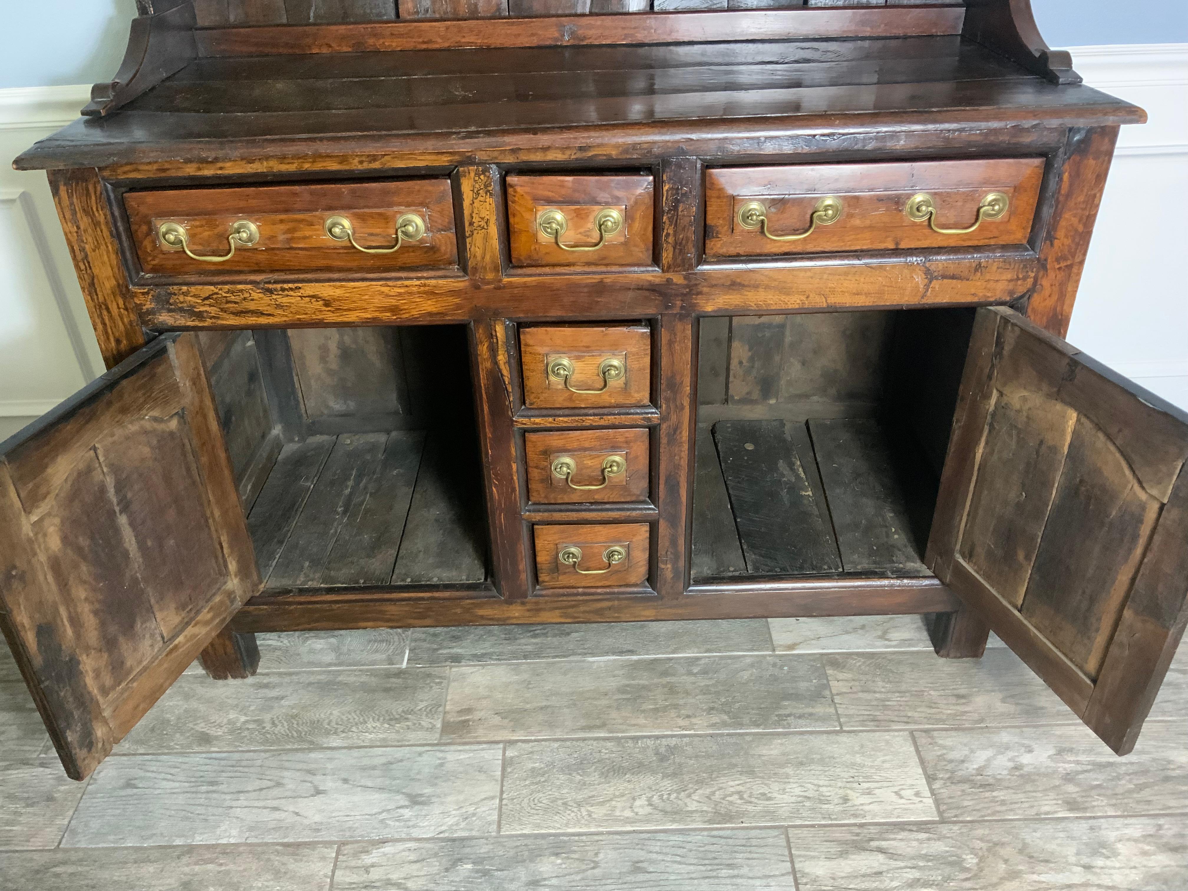 English Oak Welsh Dresser In Good Condition In Bradenton, FL