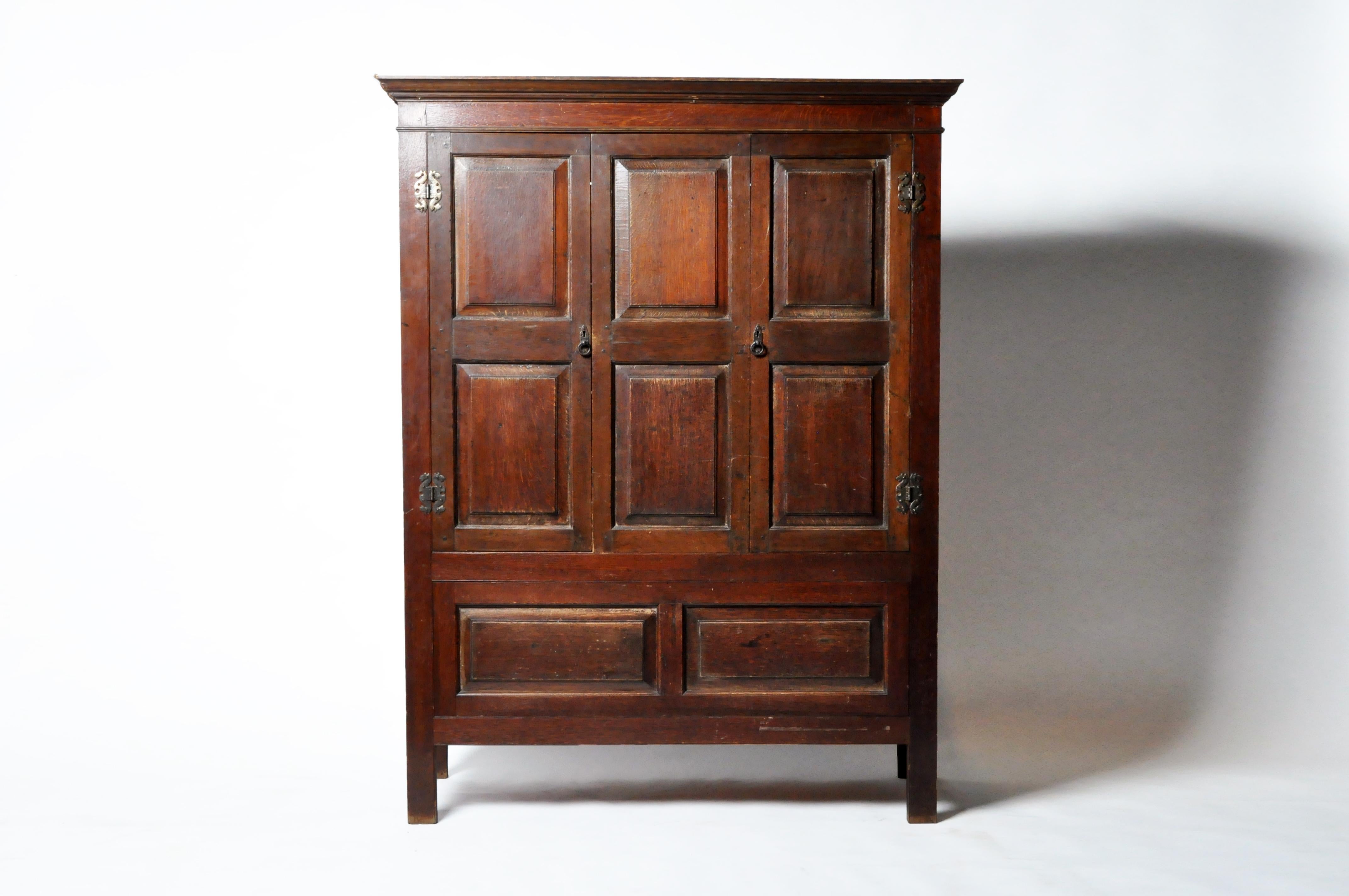 English Oak Court at 1stDibs