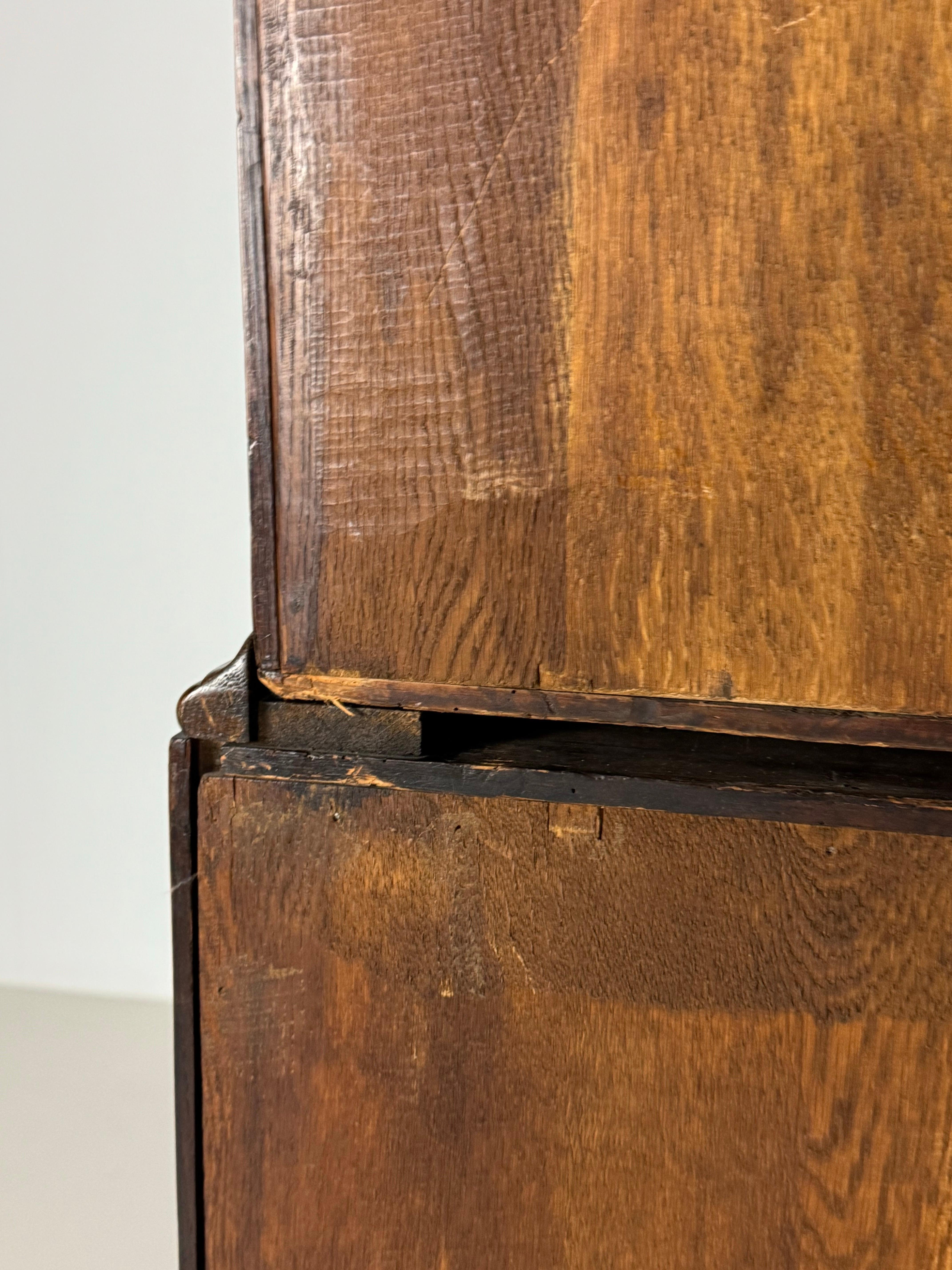 Tallboy inglese in legno di Oak del XIX secolo in vendita 10