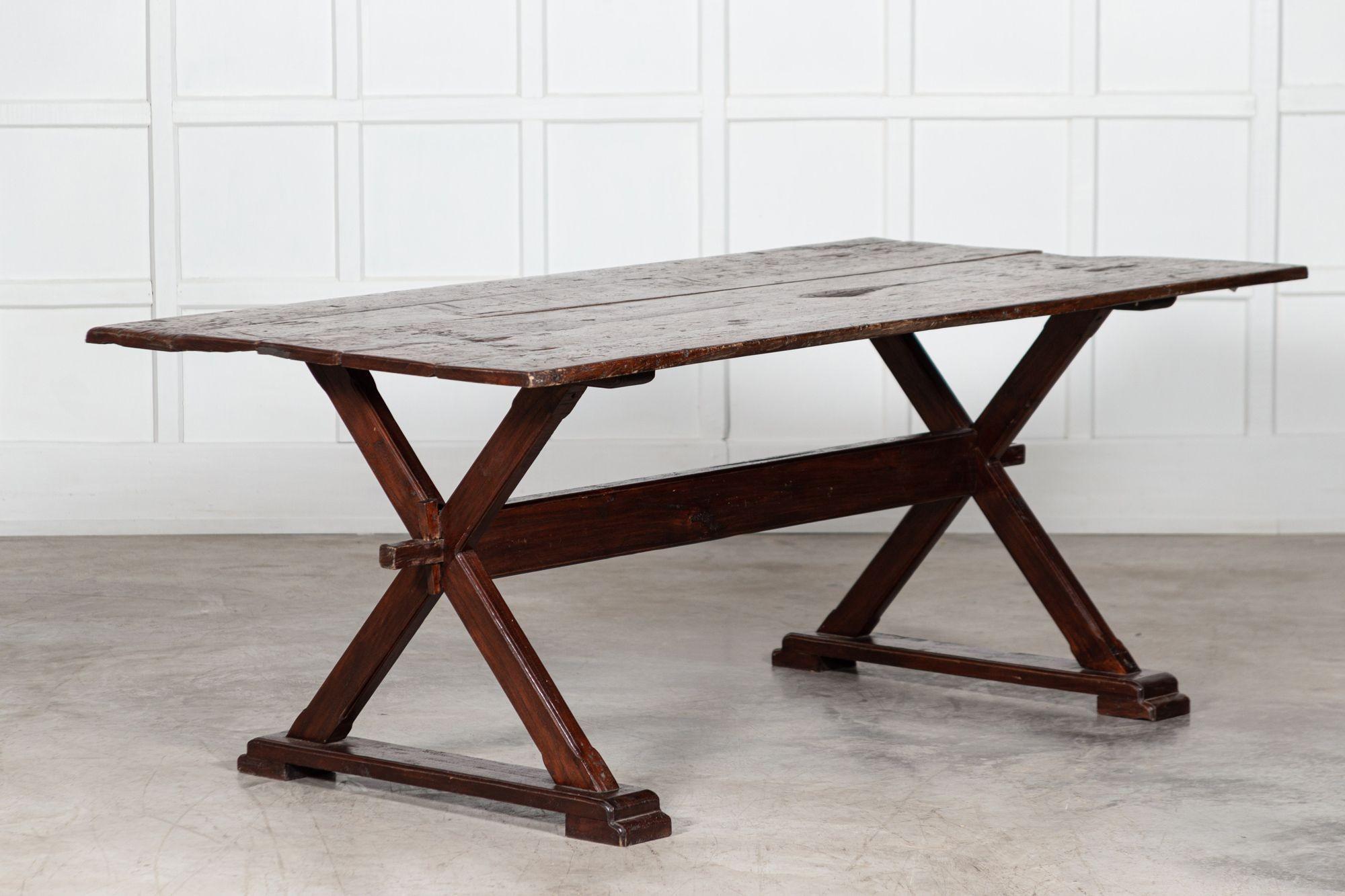 Table de réfectoire en chêne anglais avec cadre en X en vente 11