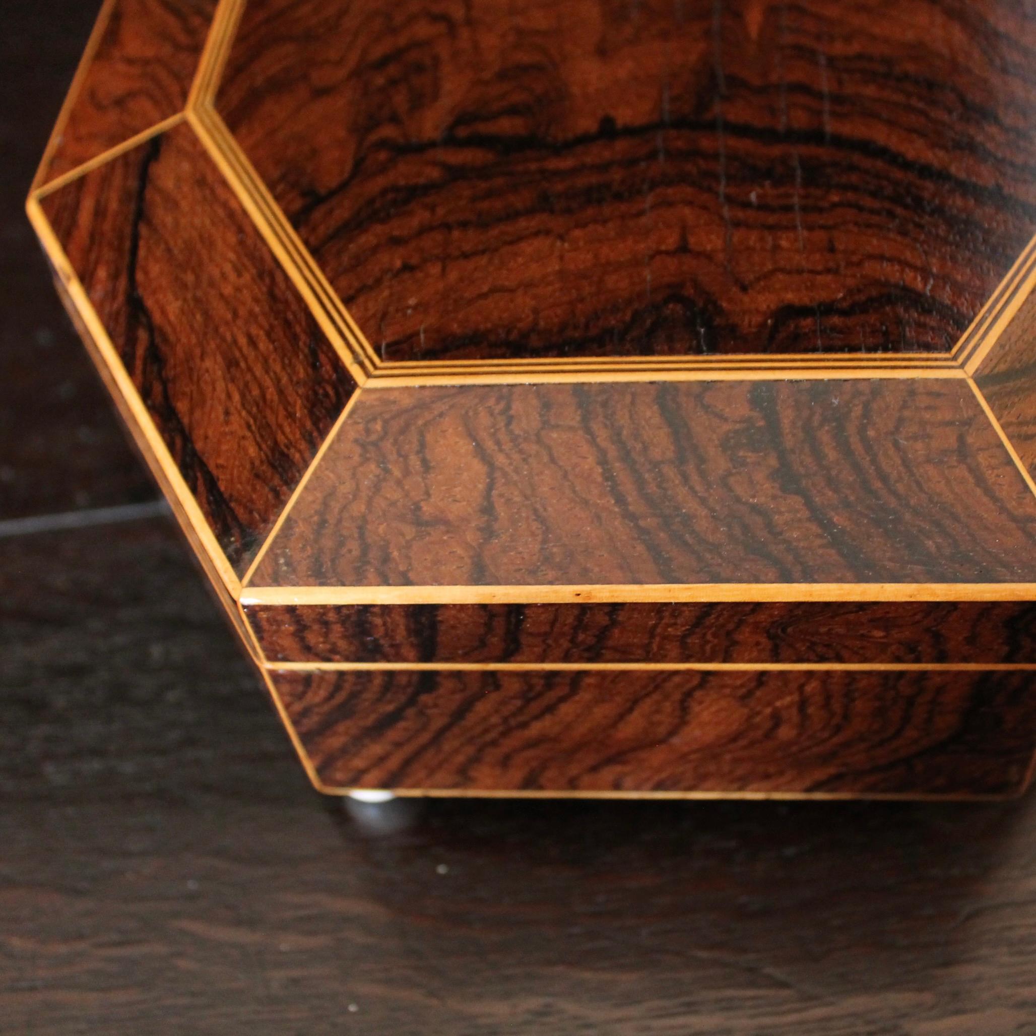 English Octagonal Rosewood with Boxwood Line Inlay Jewelry Box For Sale 3