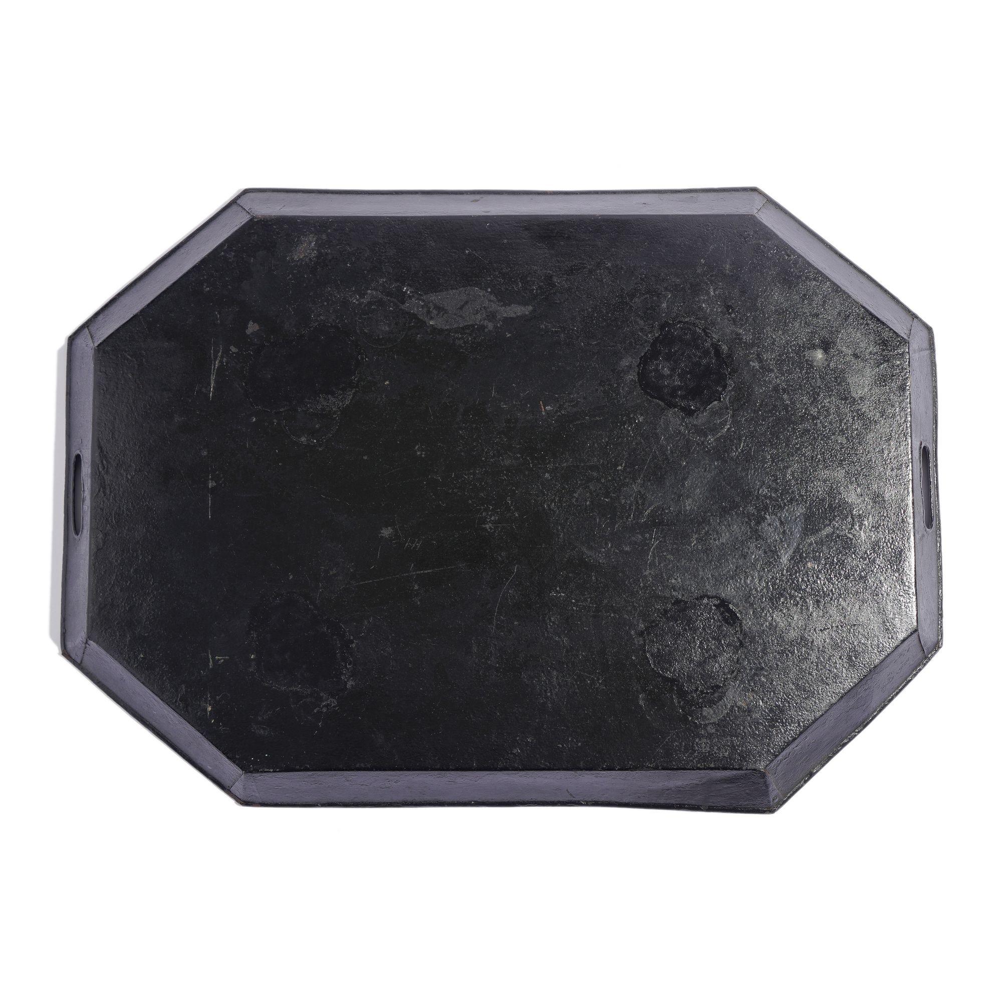 English octagonal standing rim tole tray, c. 1815 For Sale 2