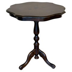 English Octogonal Pedestal Tea or Side Table with Marquetry top, 19th Century