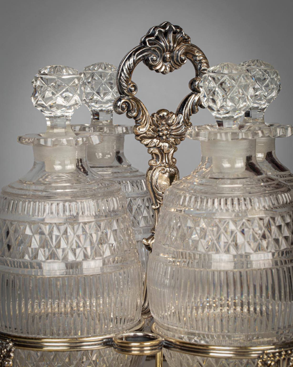 English Old Sheffield Four Bottle Cruet Set, circa 1820 In Good Condition For Sale In New York, NY