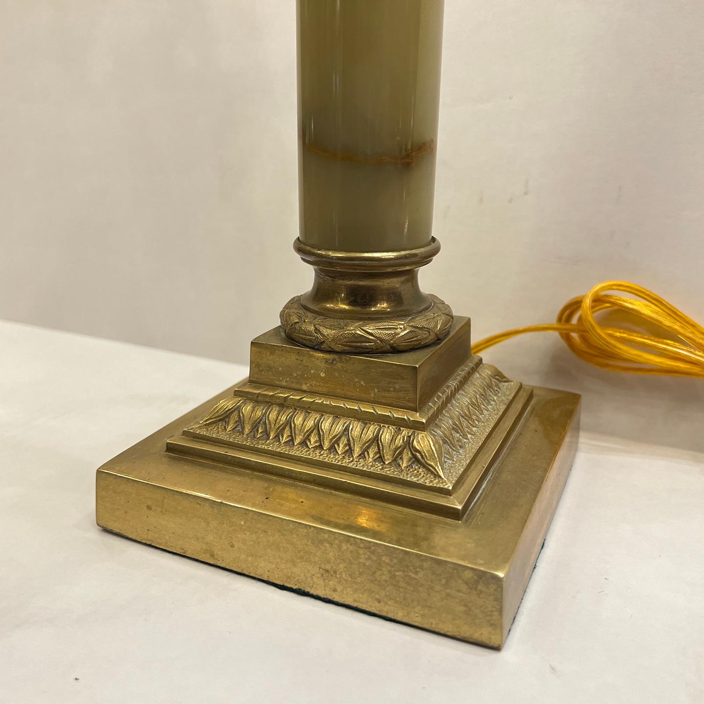 Early 20th Century English Onyx Table Lamp For Sale