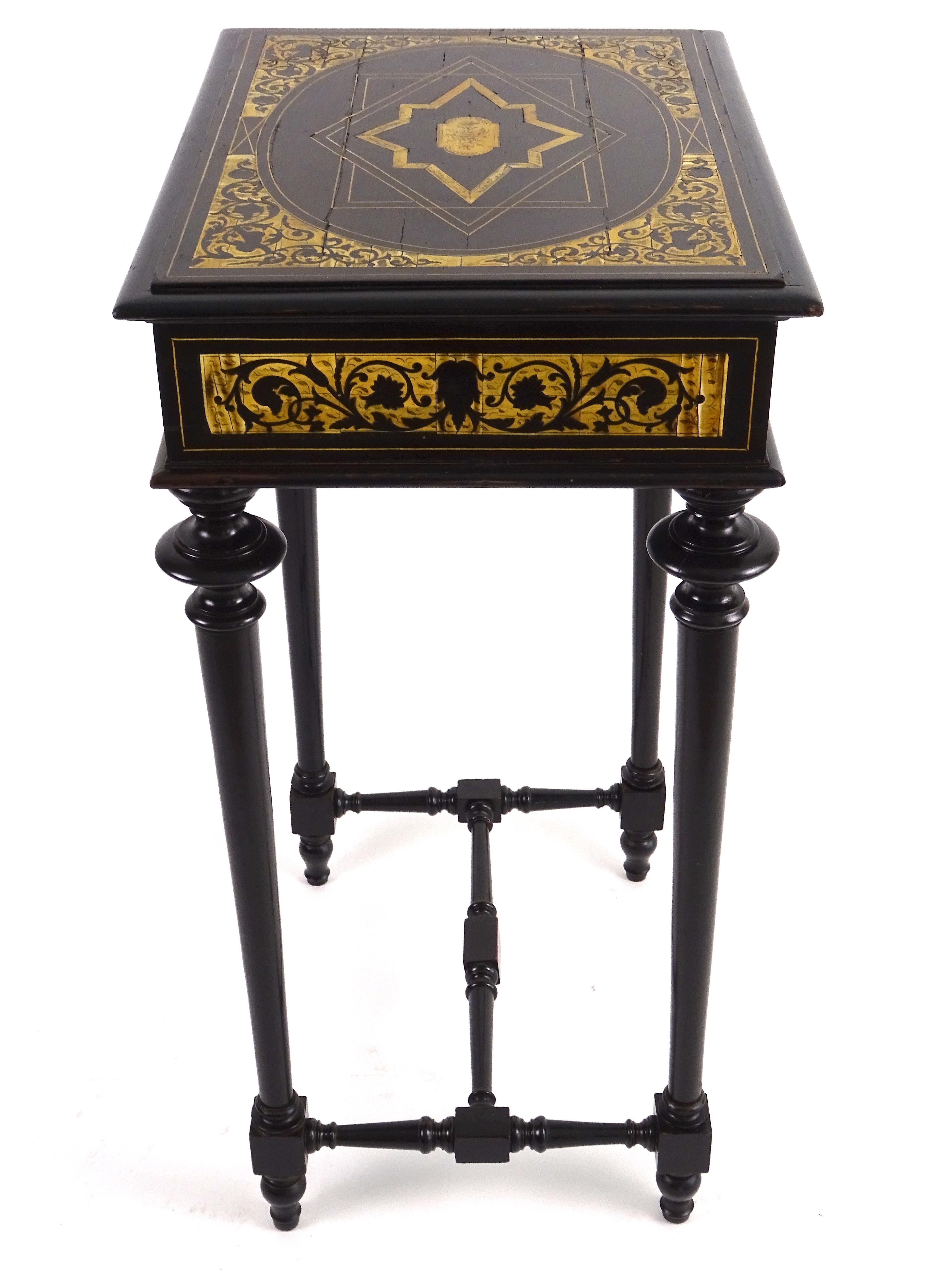 English Openable Work Table, 19th Century For Sale 6