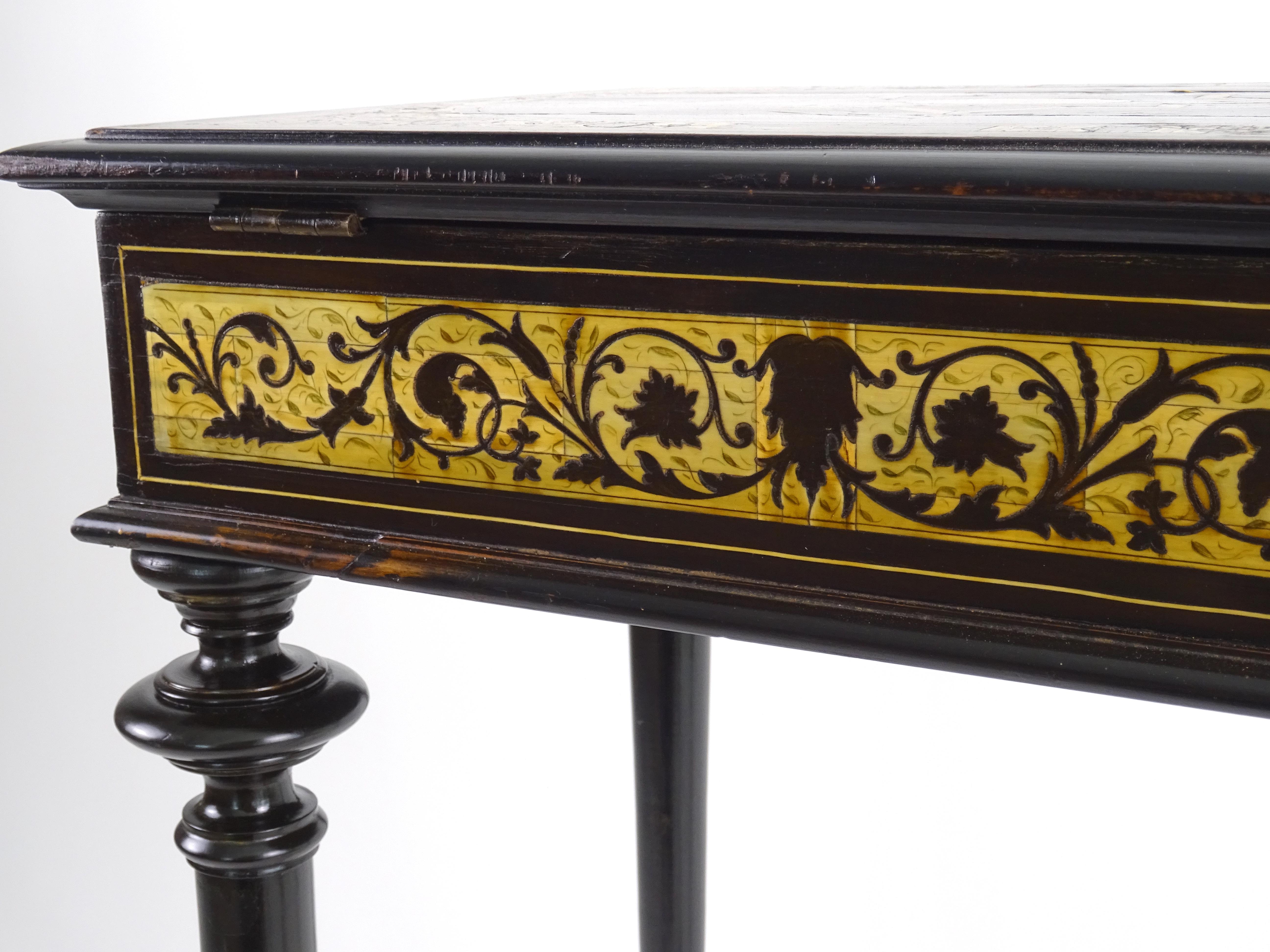 English Openable Work Table, 19th Century For Sale 9
