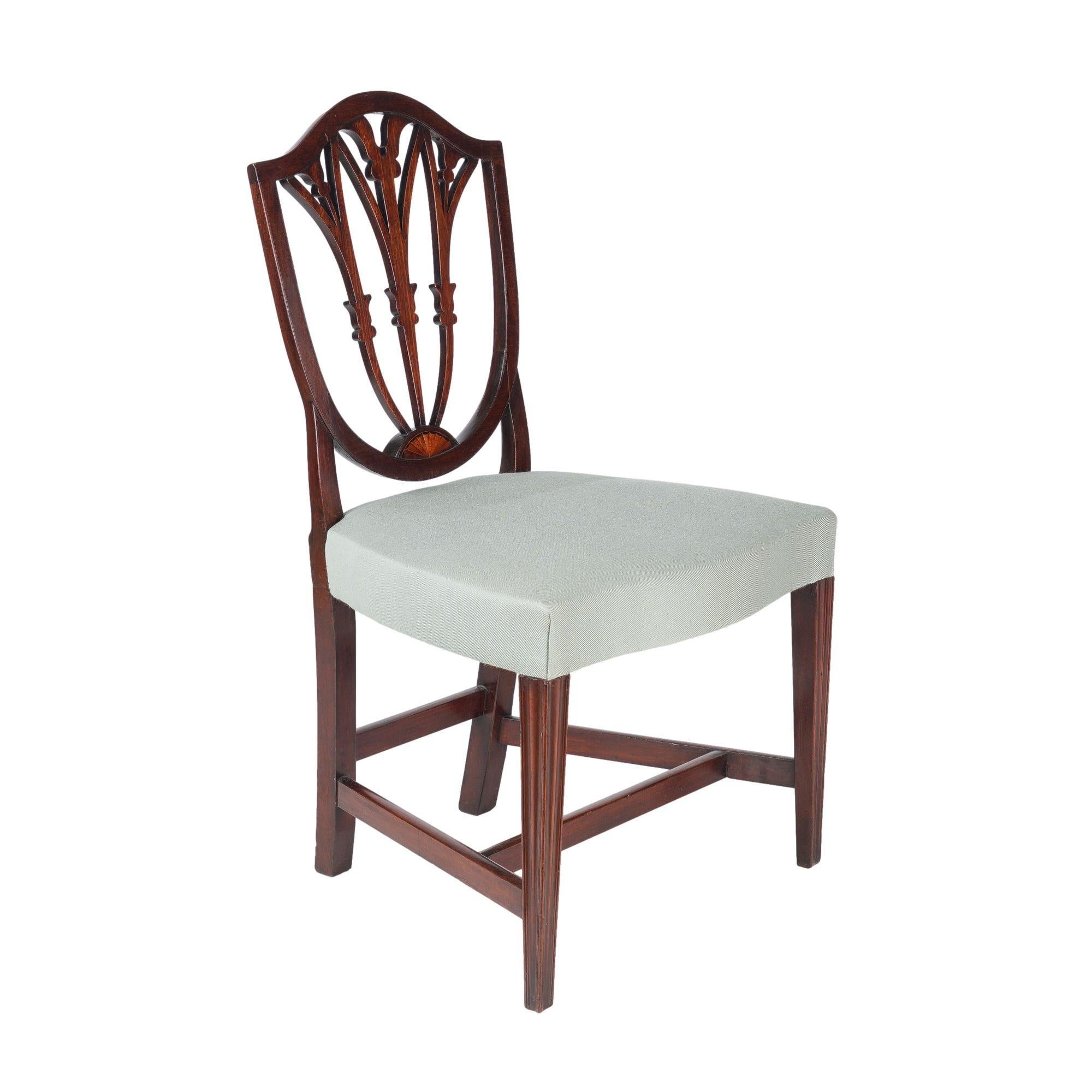 Englischer oder schottischer Hepplewhite-Mahagoni-Beistellstuhl mit Schildrückenlehne aus Mahagoni, um 1780 im Angebot 2