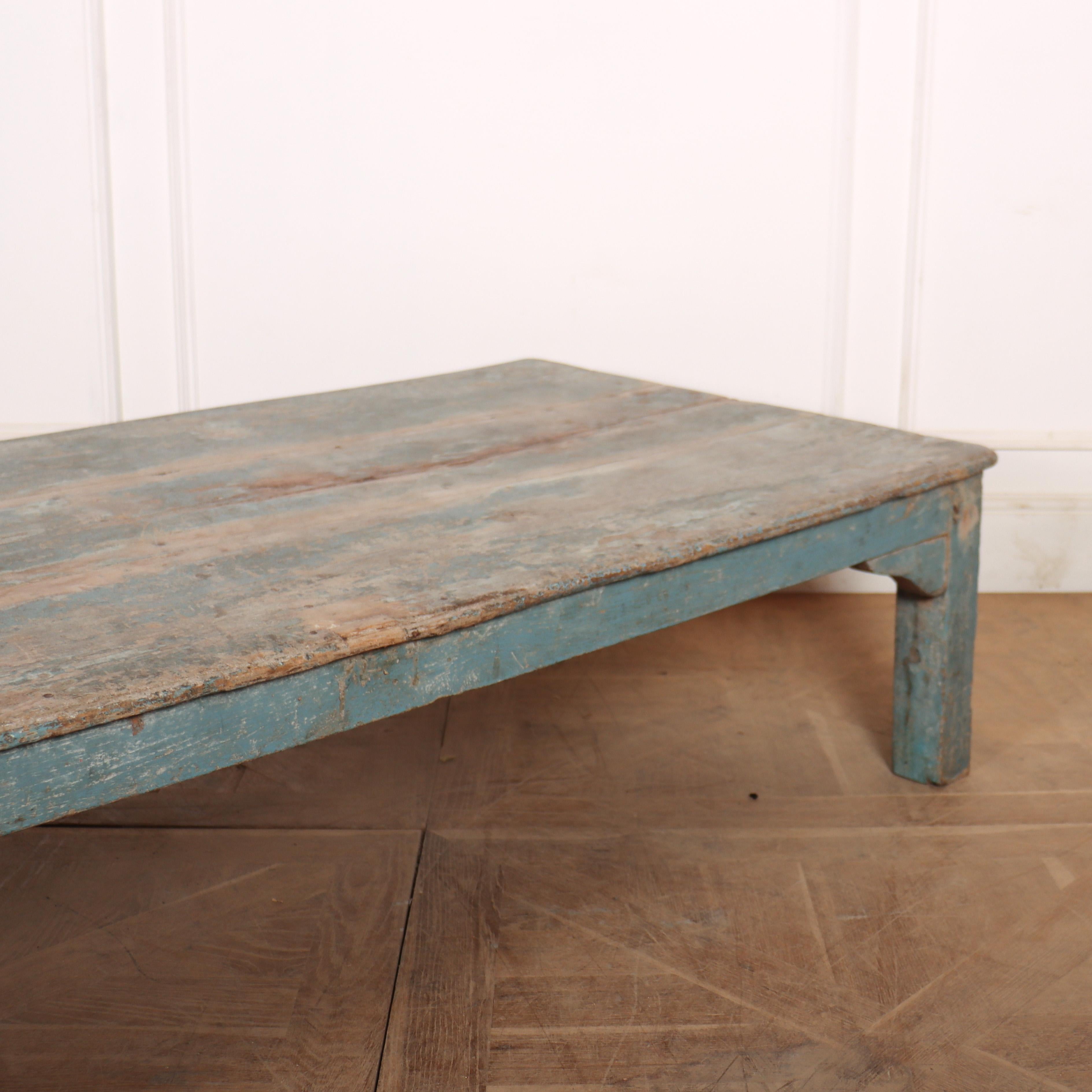 Table basse originale du 19ème siècle, peinte et patinée. 1880.

Référence : 8418

Dimensions
74,5 pouces (189 cm) de large
32,5 pouces (83 cm) de profondeur
16,5 pouces (42 cm) de haut