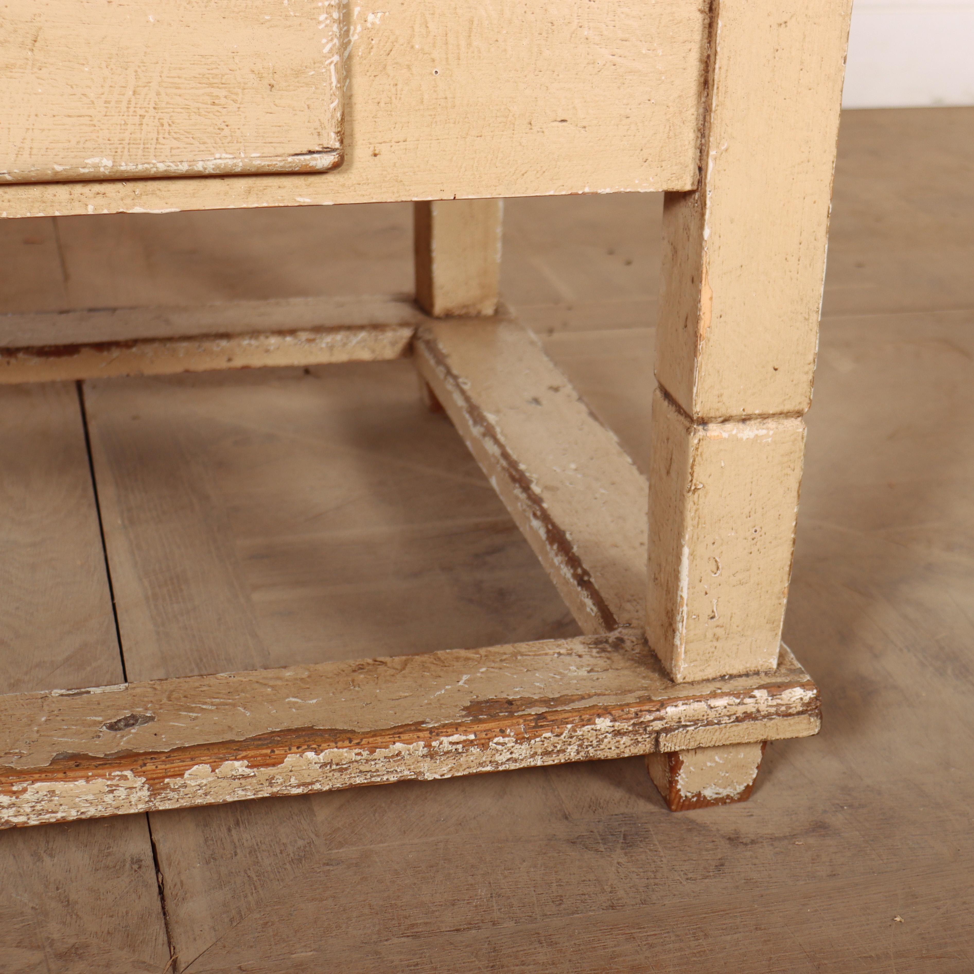 Anglais Table basse peinte originale anglaise en vente