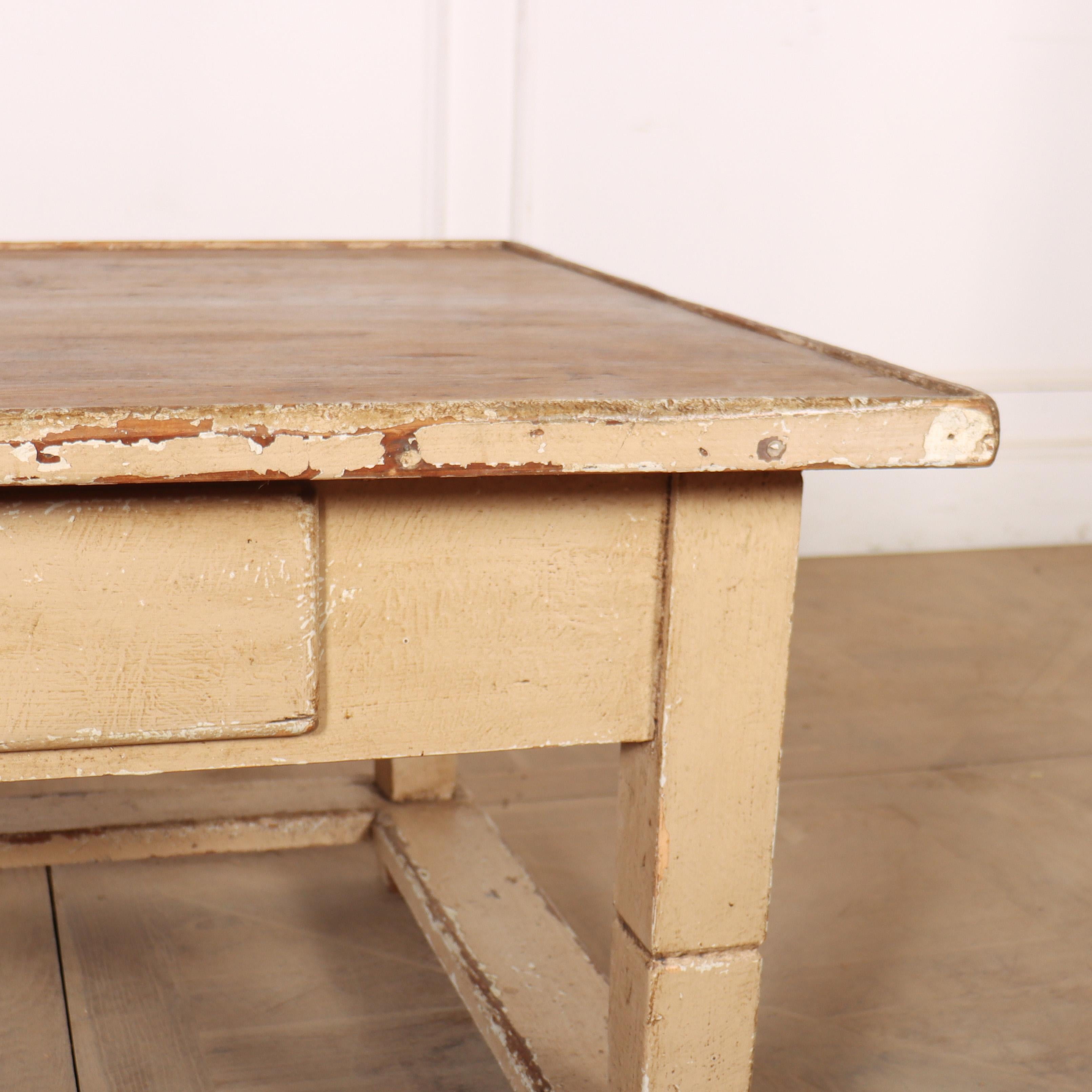 Peint Table basse peinte originale anglaise en vente