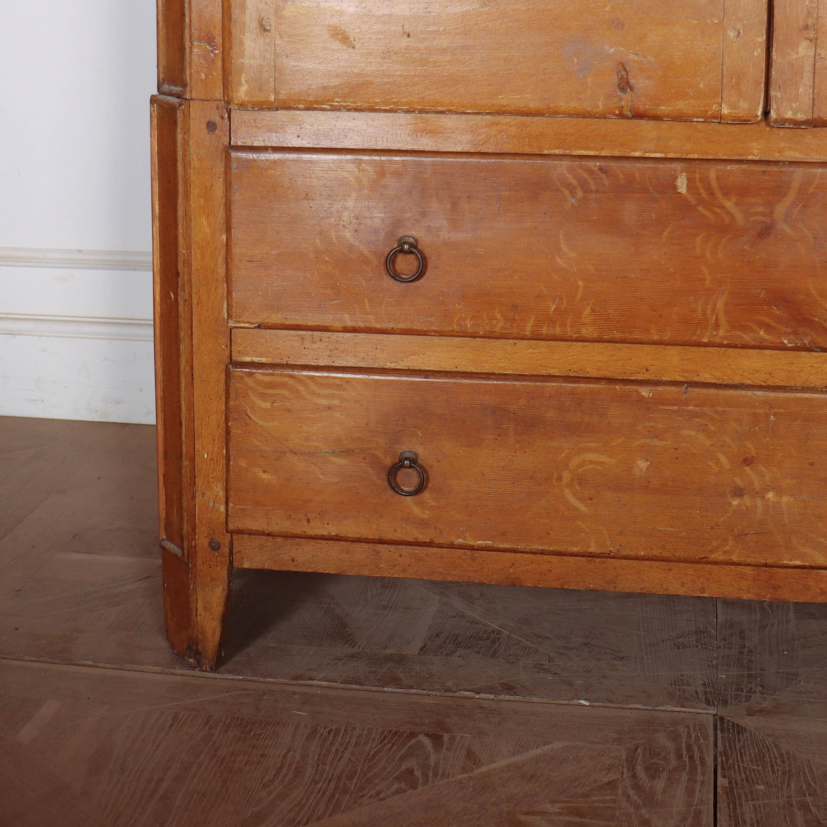 English Original Painted Linen Cupboard In Good Condition For Sale In Leamington Spa, Warwickshire