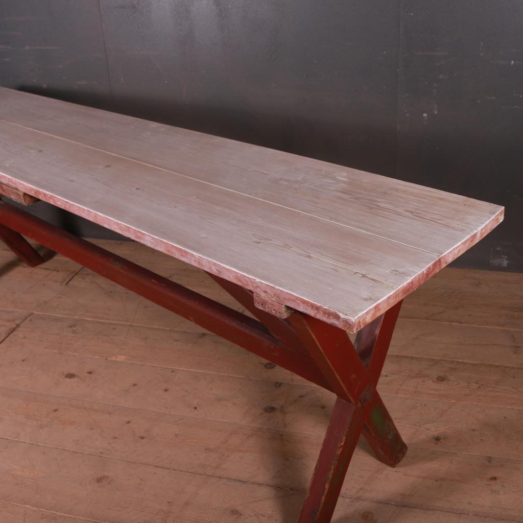 English Original Painted Tavern Table In Good Condition For Sale In Leamington Spa, Warwickshire