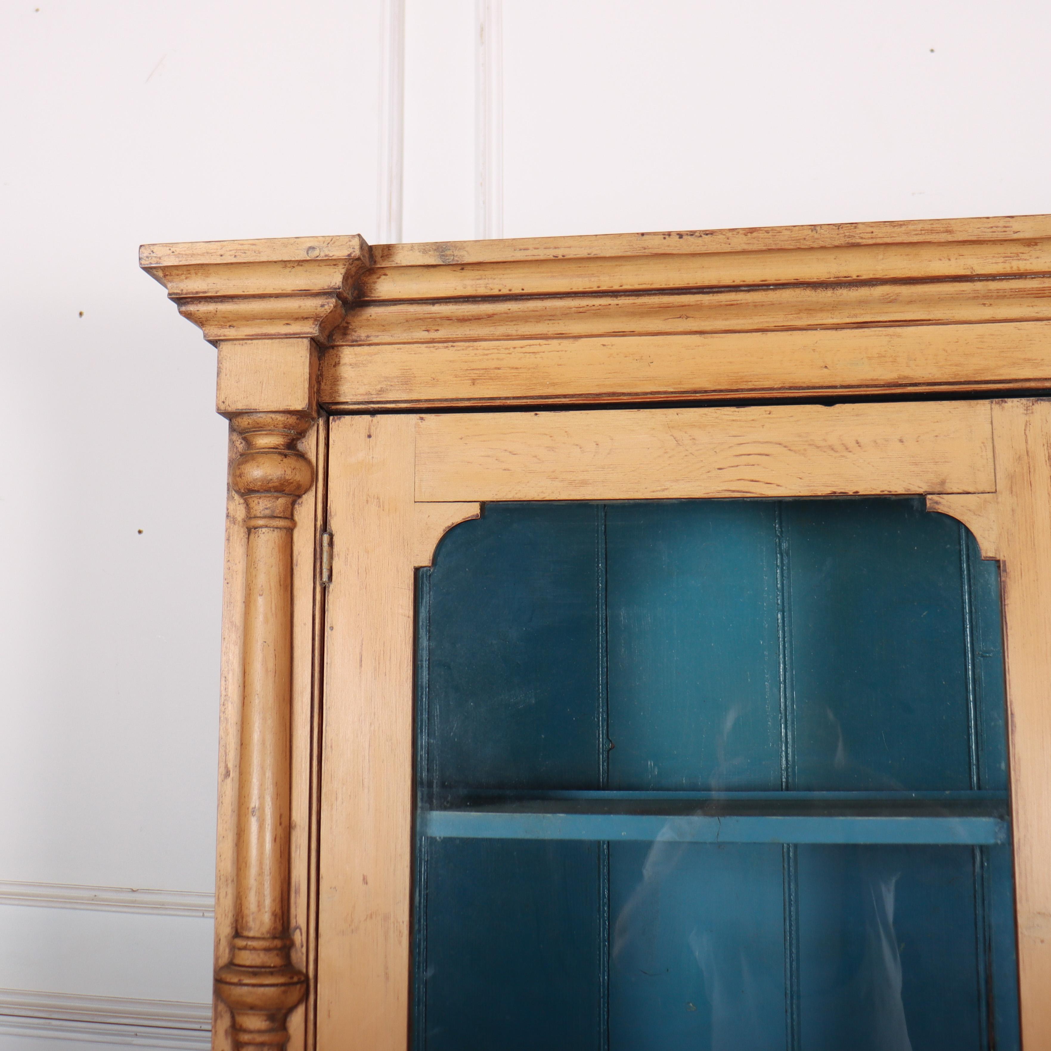 Small 19th century English West Country glazed pine dresser with original paint finish inside and out. 1850.


Internal reference: H


Code: 9067

Dimensions:
W: 56