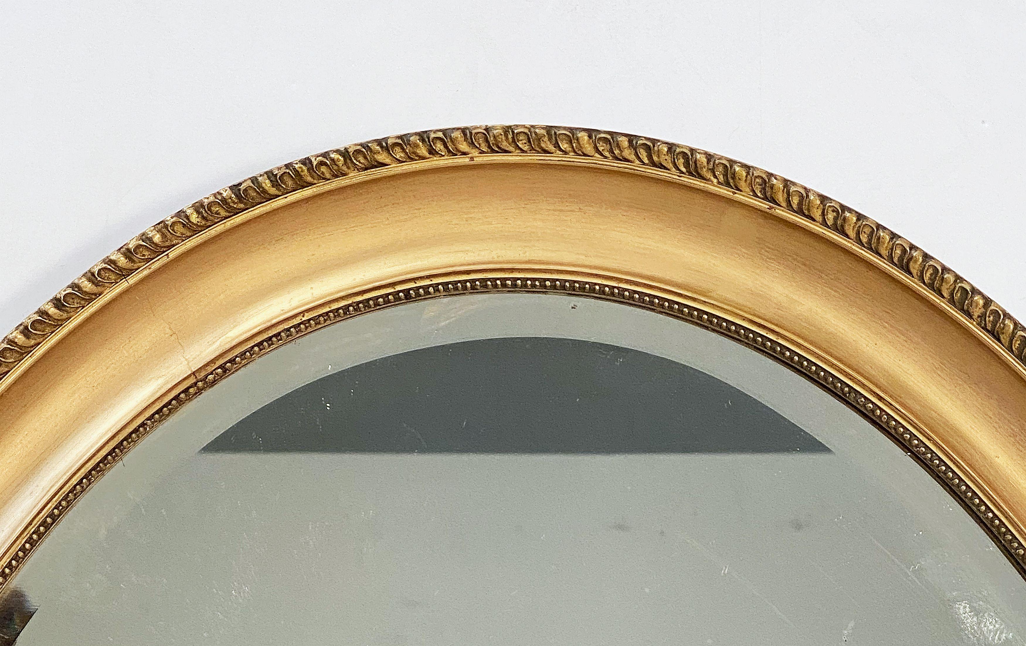 20th Century English Oval Beveled Mirror in Gilt Frame (H 33 1/2 x W 23 3/4)
