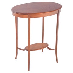 English Oval Coffee Table with Curved Legs