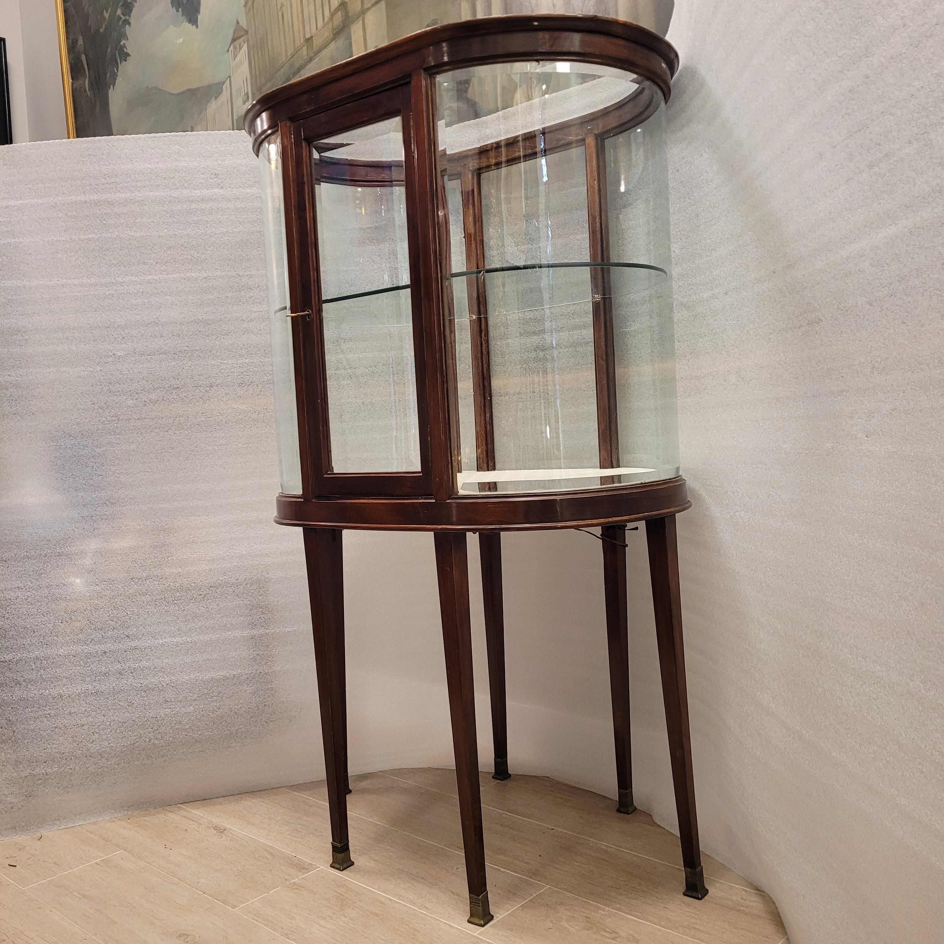 Vitrina Eduardina ovalada inglesa  vitrina de cristal de madera en venta 2