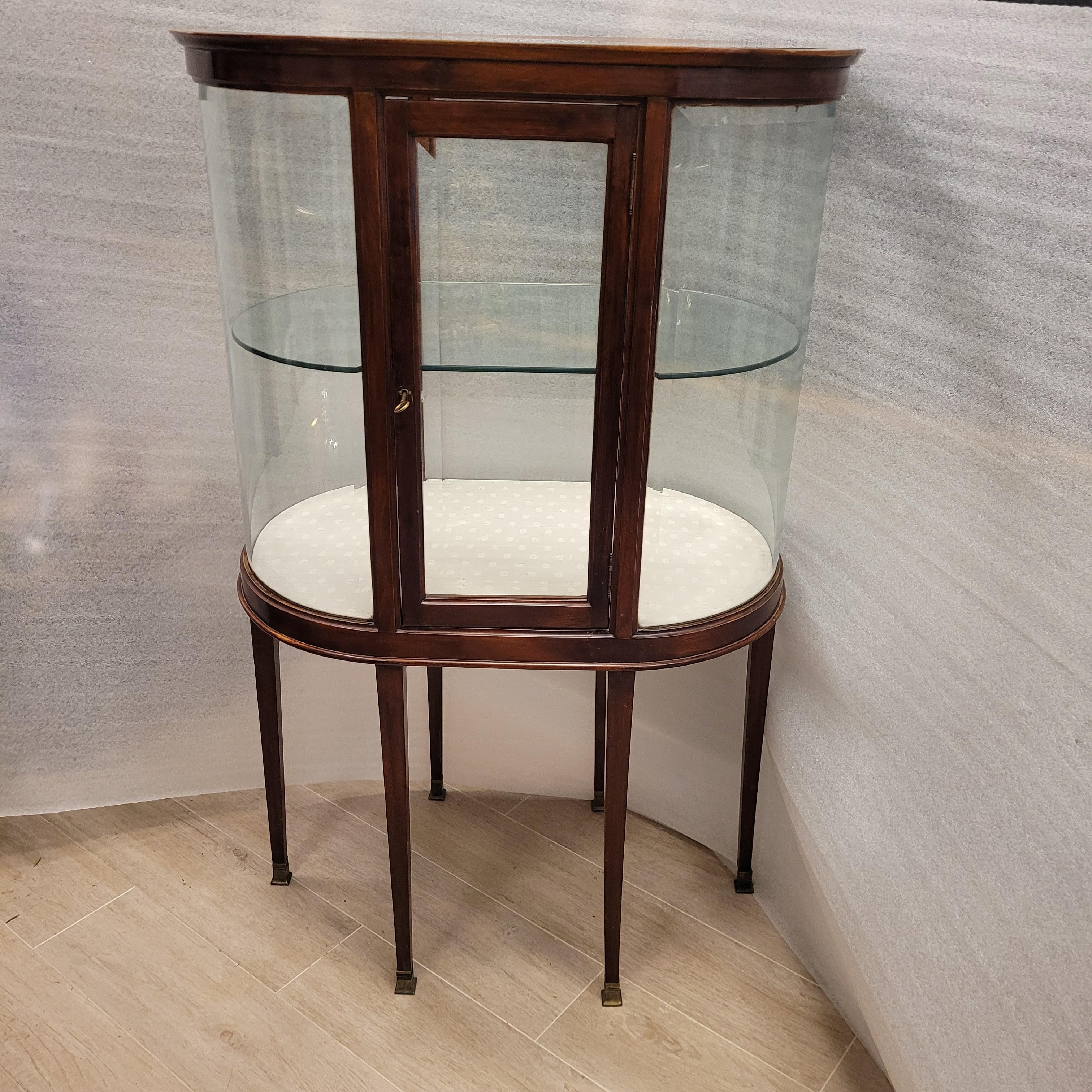 Vitrina Eduardina ovalada inglesa  vitrina de cristal de madera en venta 3